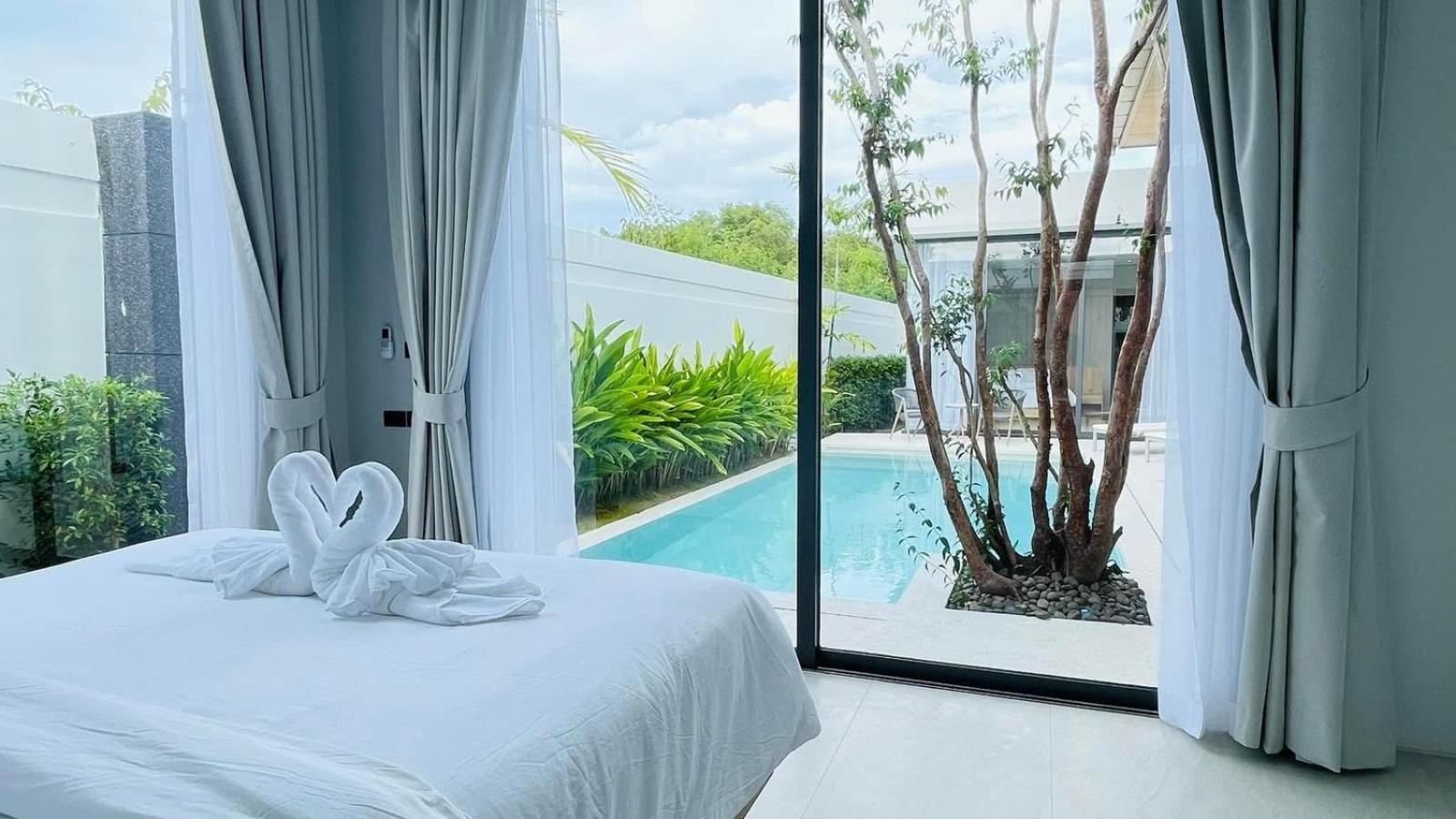 Villa Azura - Serene 4br Escape With Private Pool And Concierge
