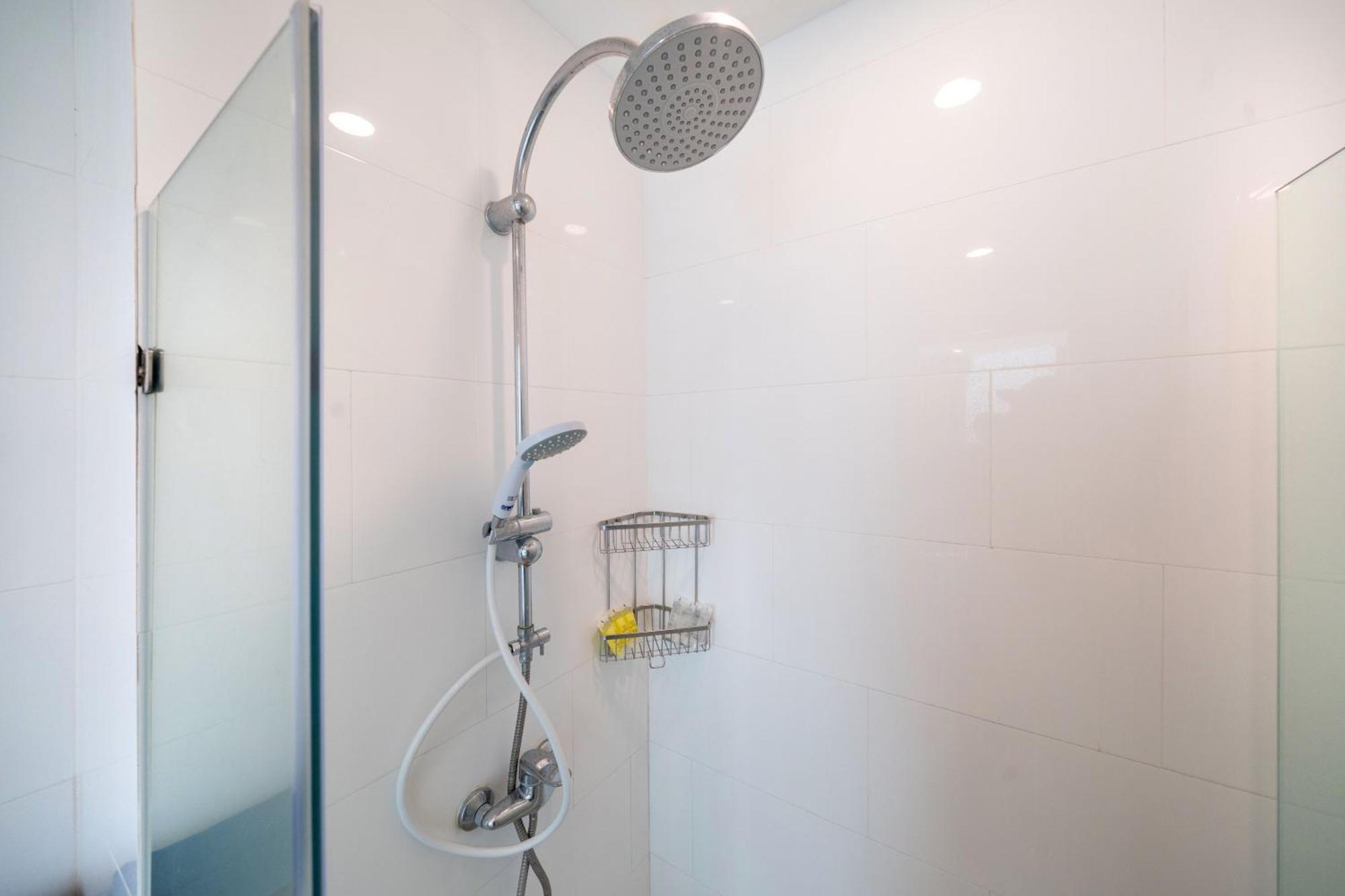 1br Condo, Hill View Viva C301, Freedom Apartment