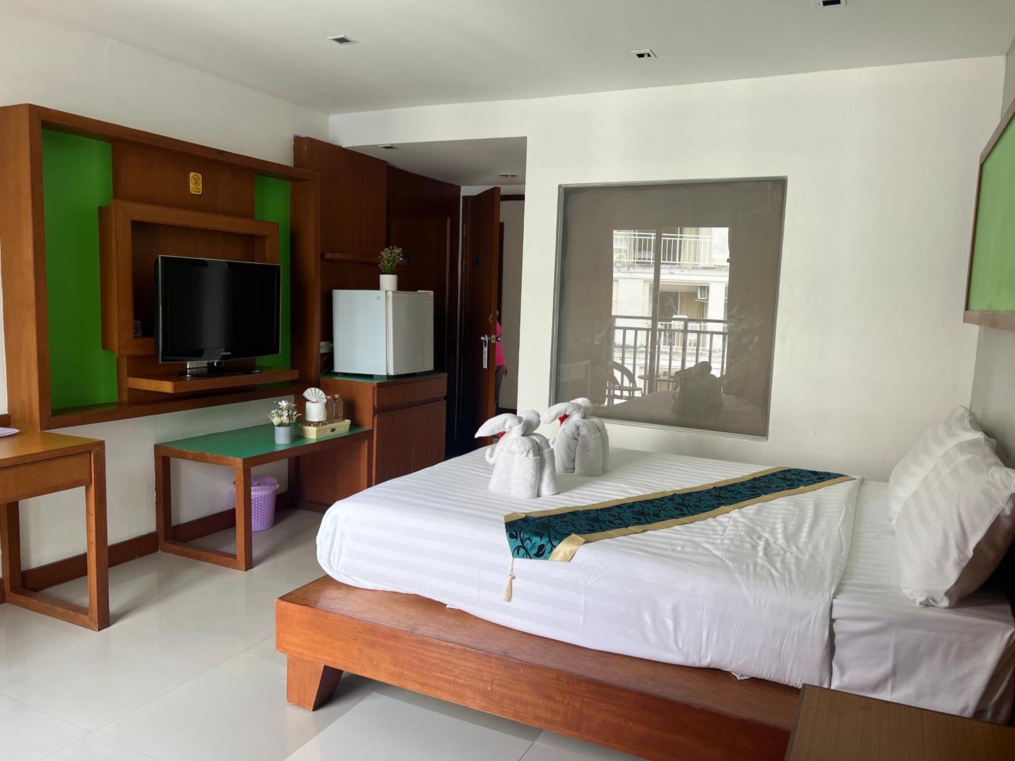 Arisa Hotel 3*