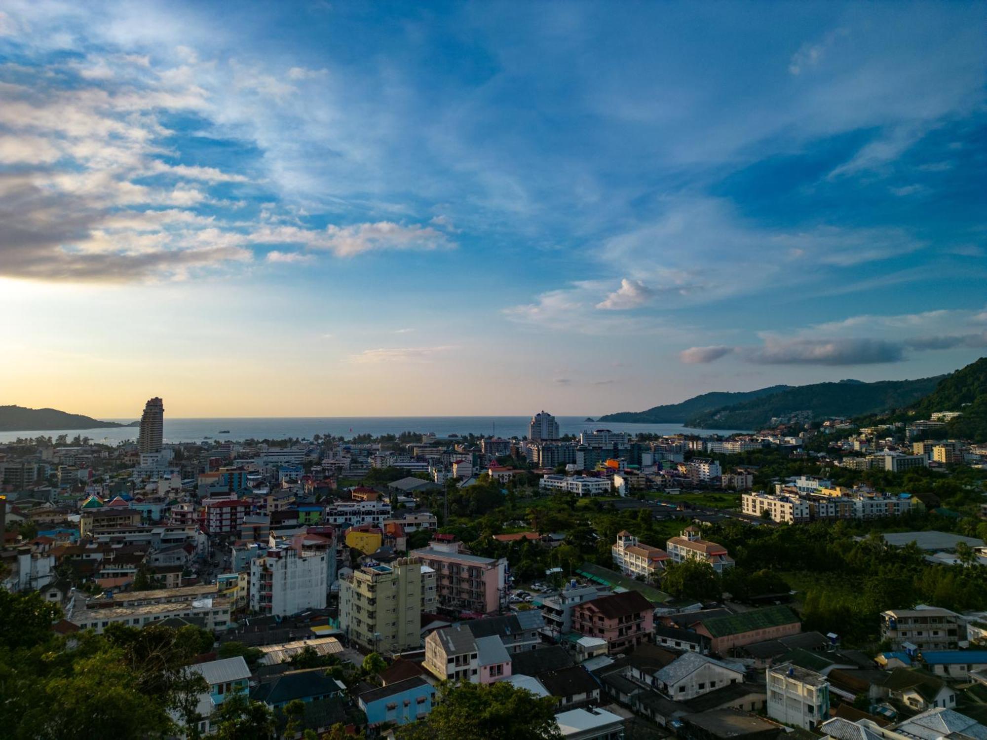 Villa 私人泳池 芭东海景 绝美落日 四卧别墅 Patong