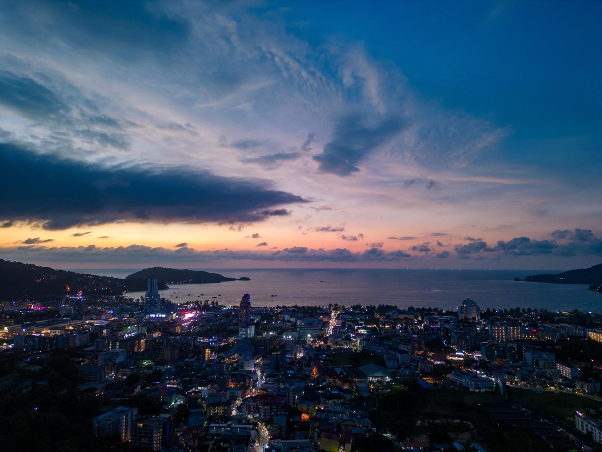 私人泳池 芭东海景 绝美落日 四卧别墅 Patong