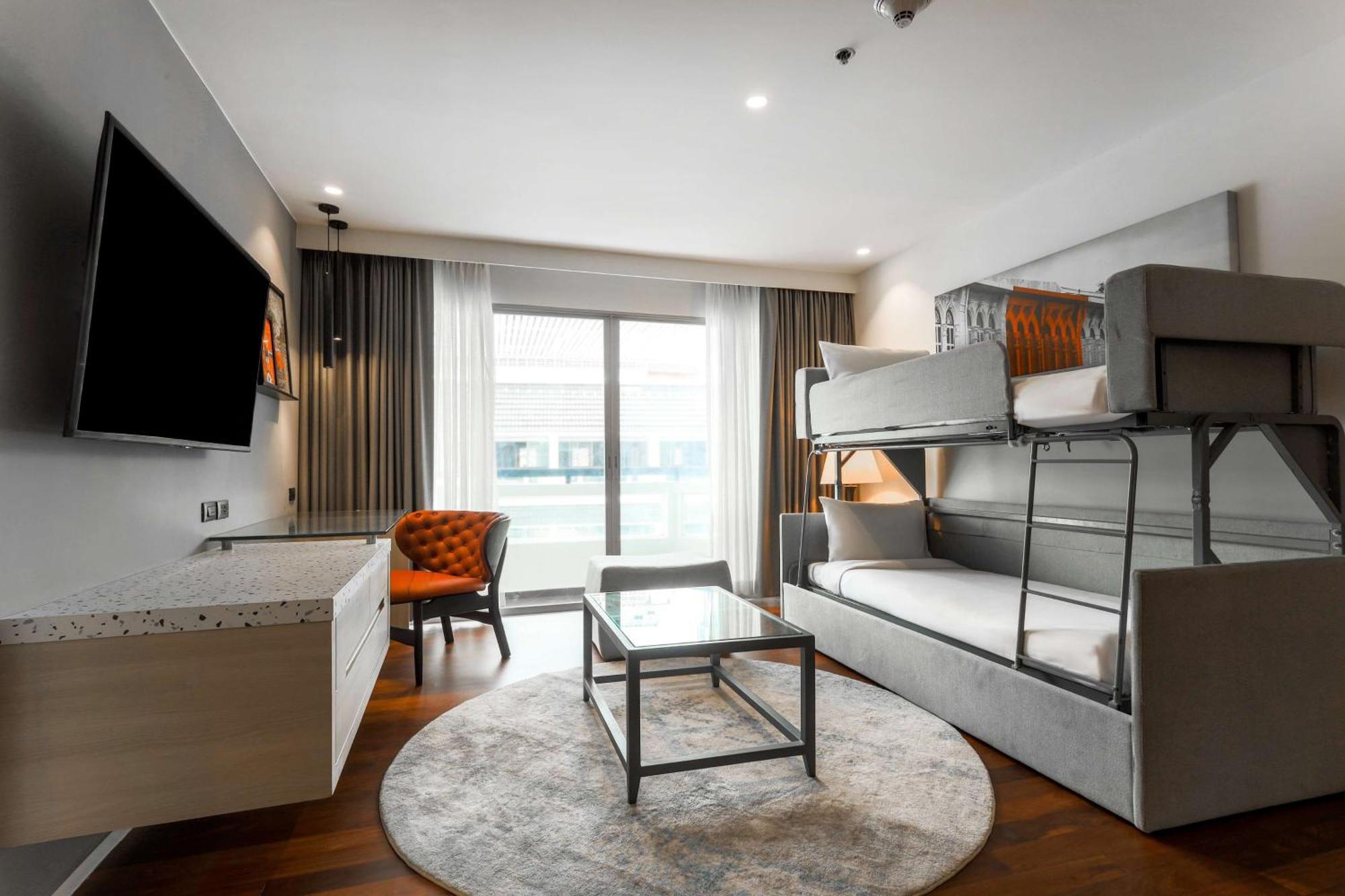 Radisson Red Phuket Hotel 5*