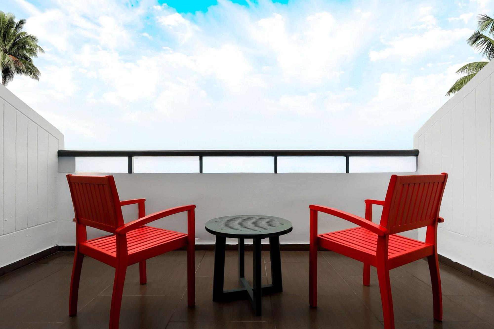 Hotel Radisson Red Phuket 5*