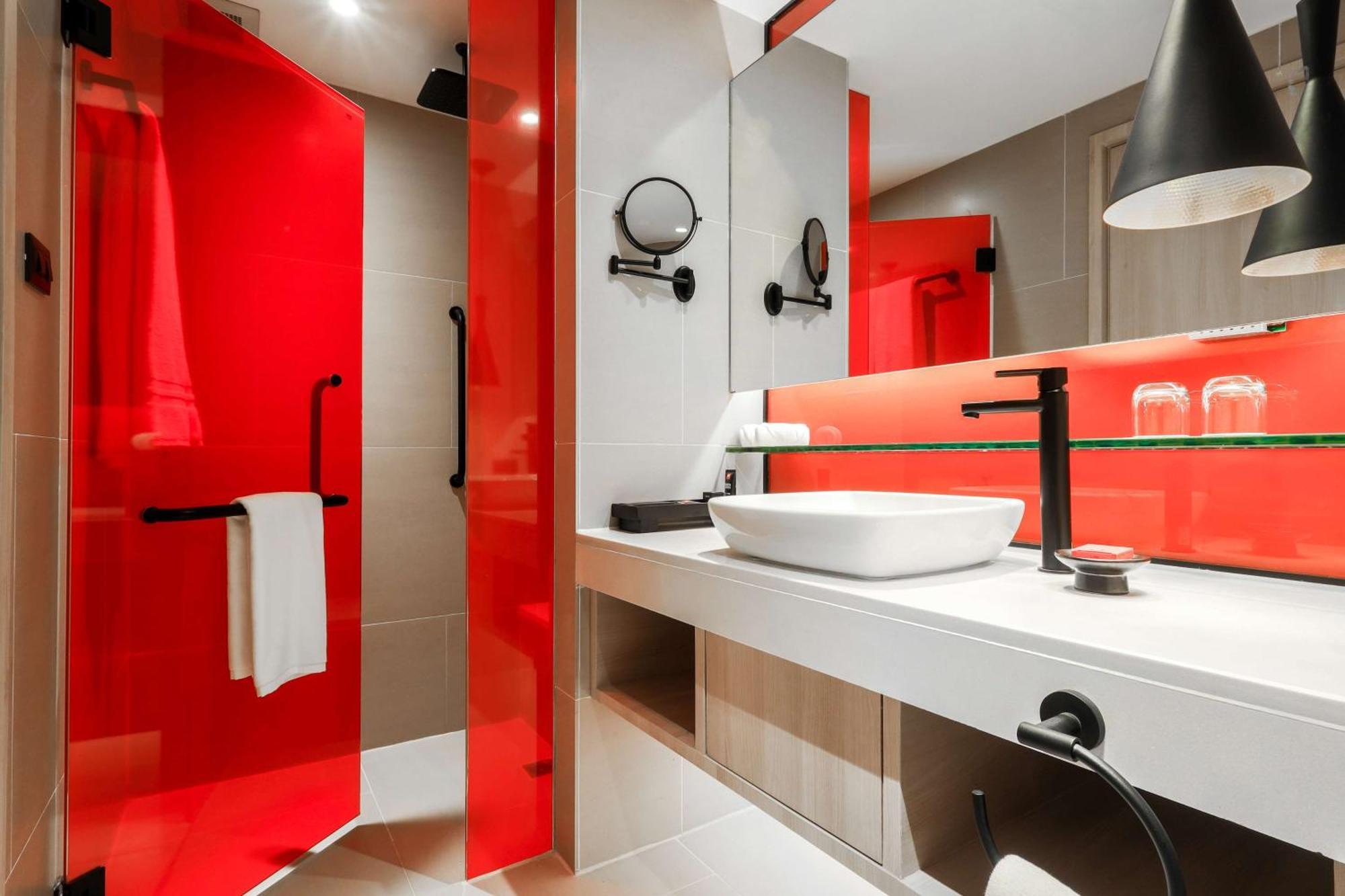 Radisson Red Phuket 5*