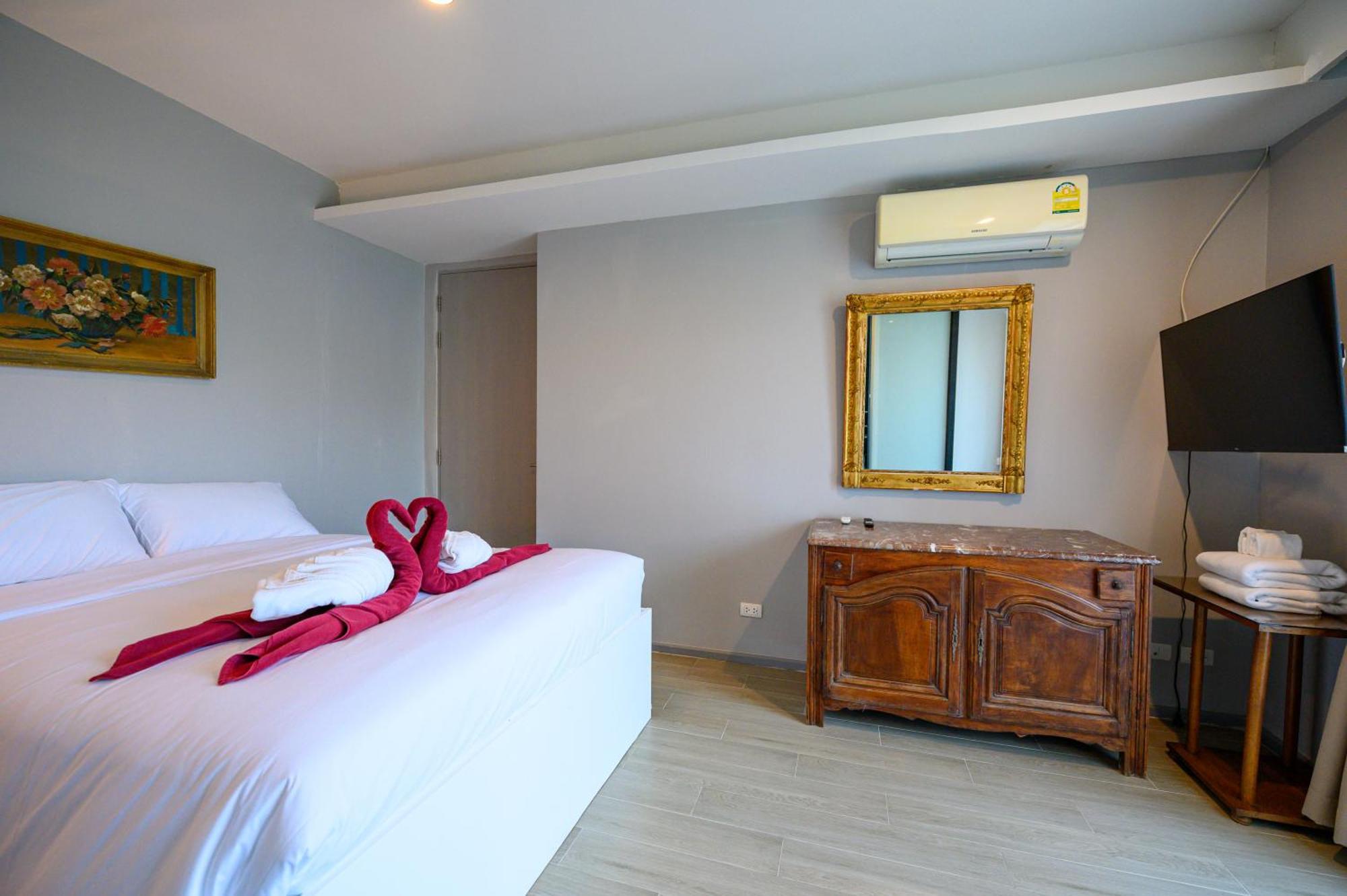 Aparthotel 6th Avenue 4*
