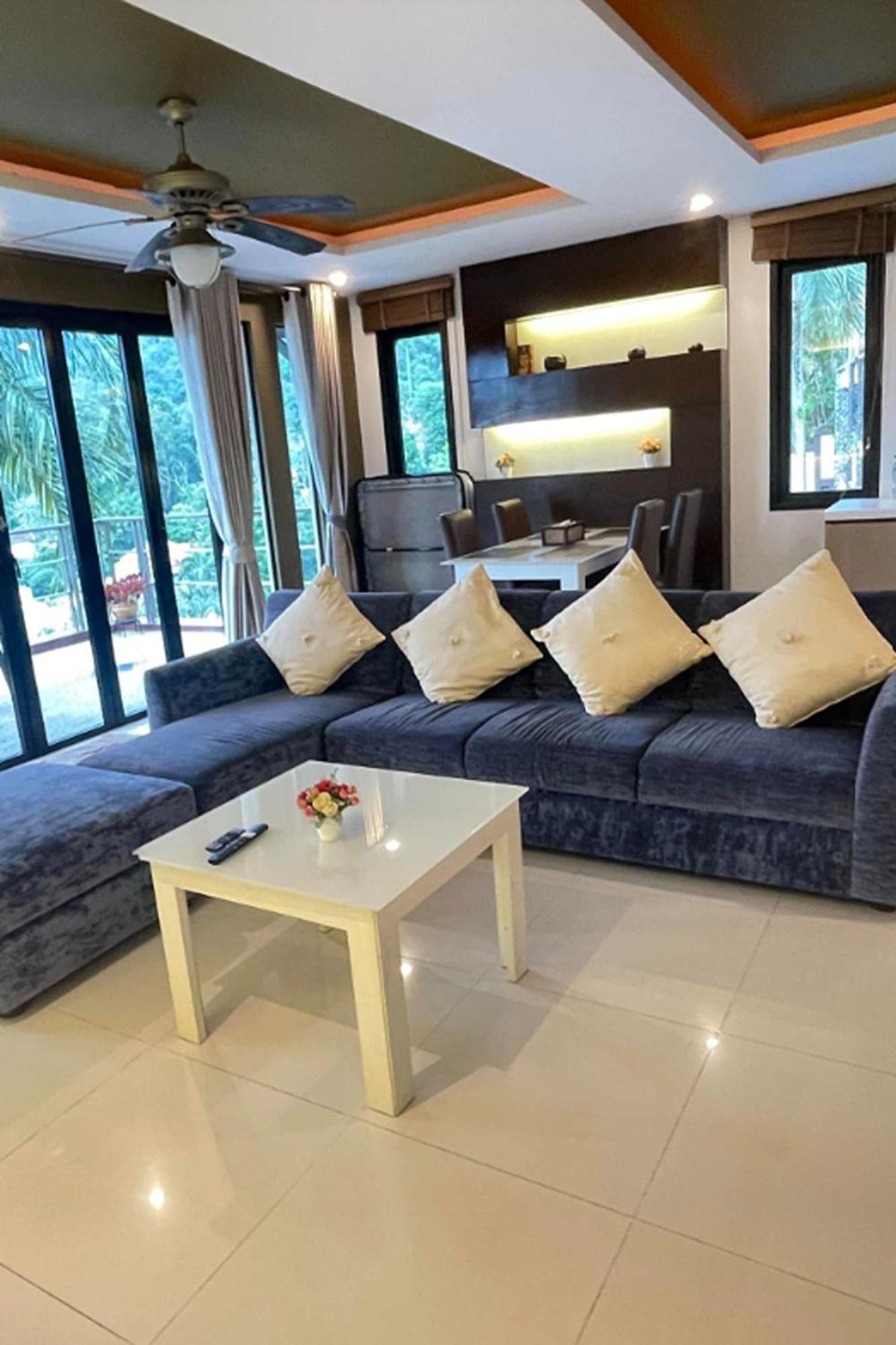 Hill Villa Strand Kamala