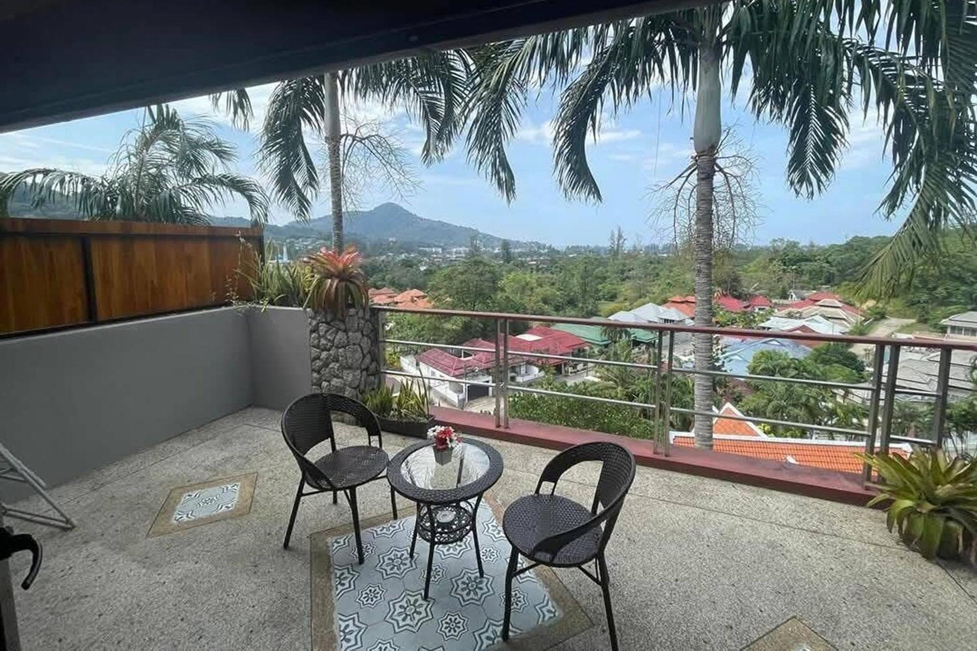 Hill Villa Strand Kamala