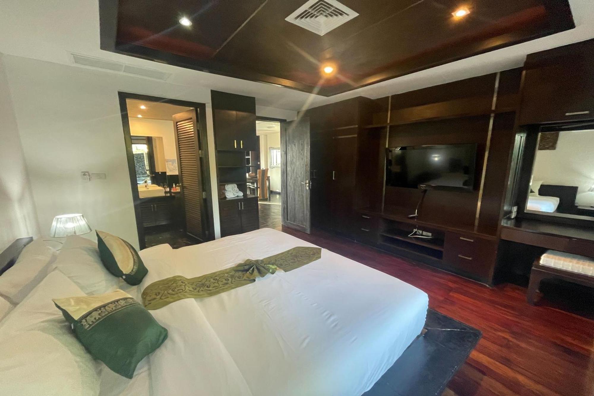 Hill Villa Strand Kamala