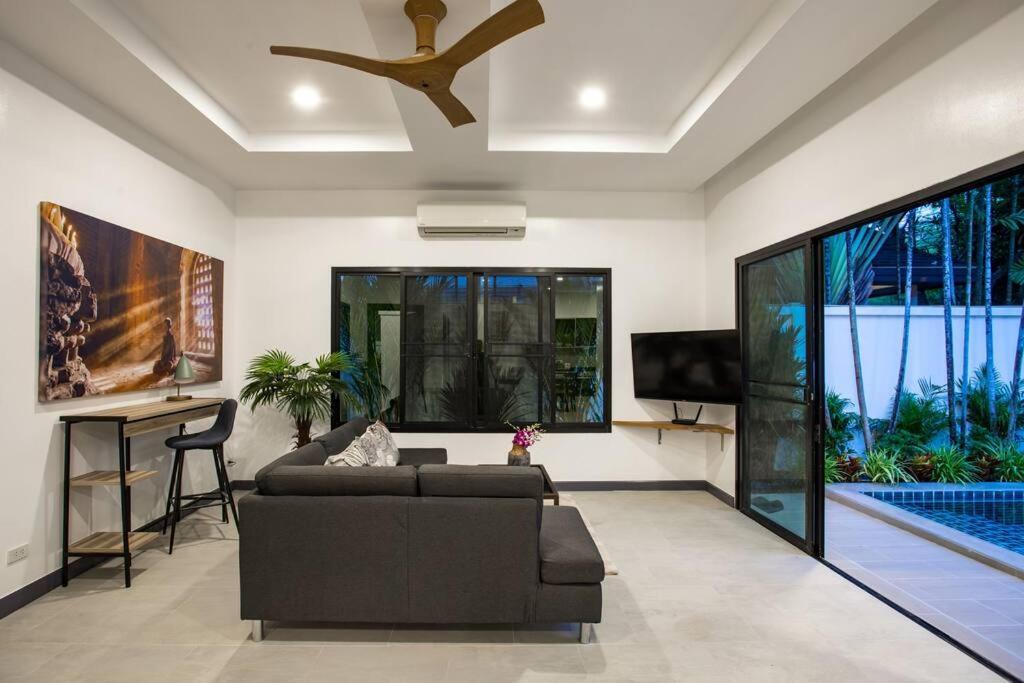 Elima. Lovely Pool 2 Bedrooms At