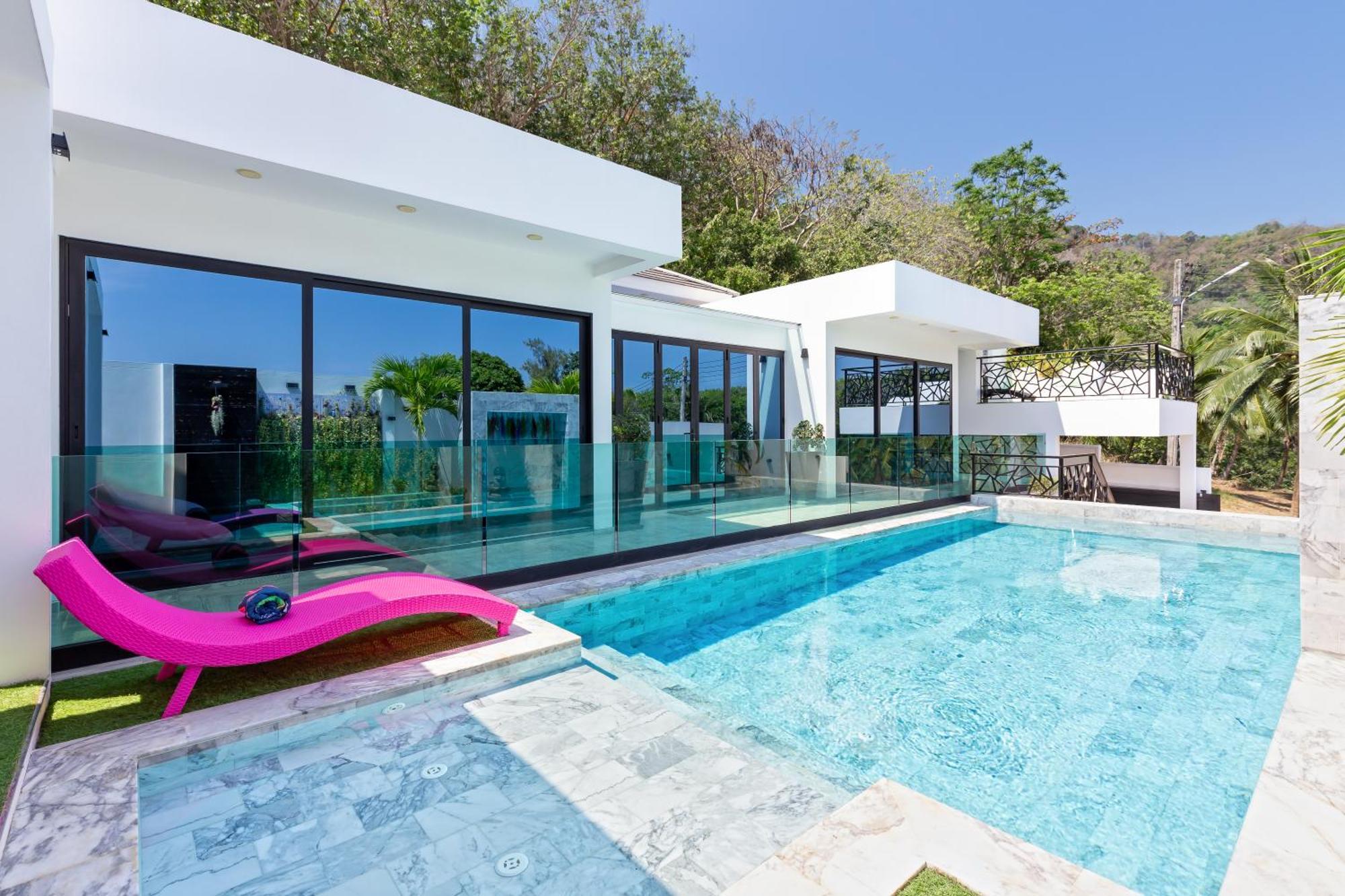 Villa 2ms Zen Luxury For Family & Friends, 4 Bdr, Private Pool, Rooftop, Kids' Playground Rawai