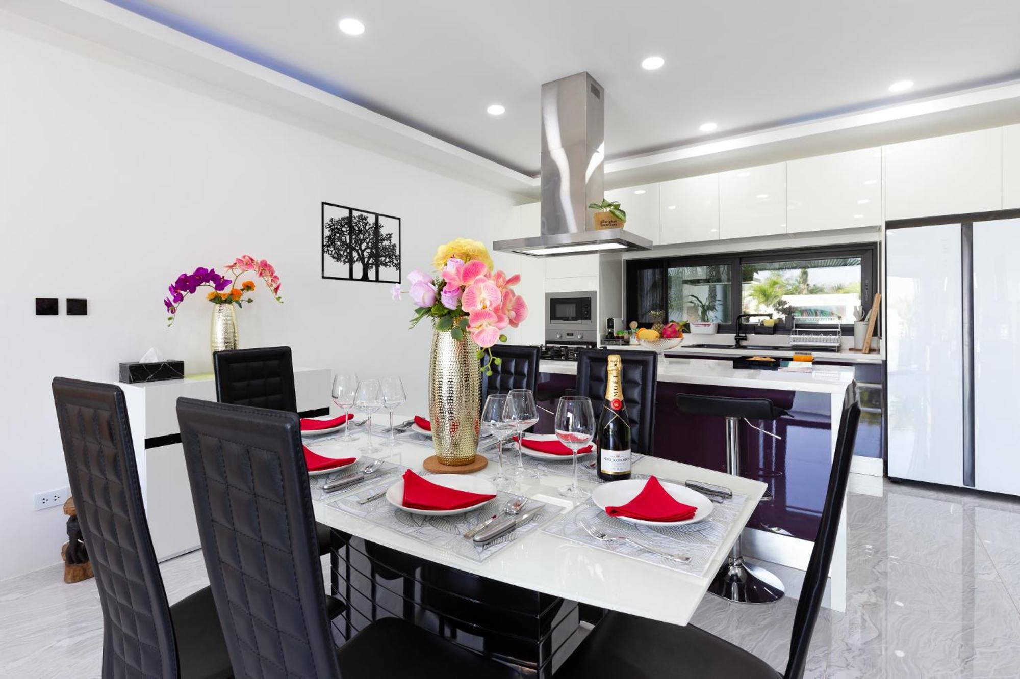2ms Zen Luxury For Family & Friends, 4 Bdr, Private Pool, Rooftop, Kids' Playground Villa