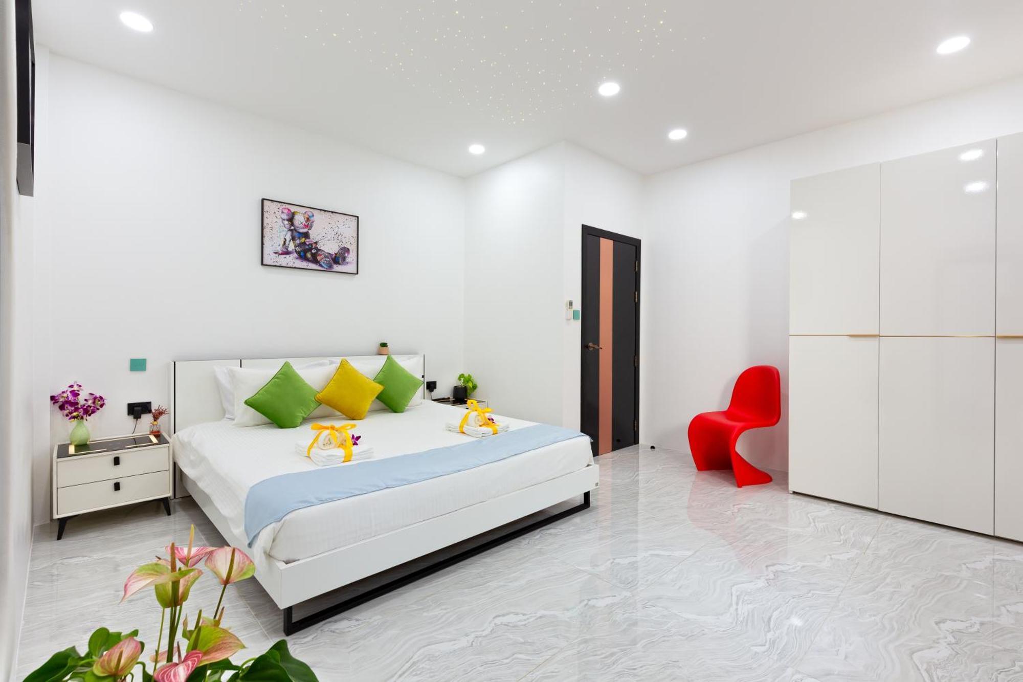 Villa 2ms Zen Luxury For Family & Friends, 4 Bdr, Private Pool, Rooftop, Kids' Playground *