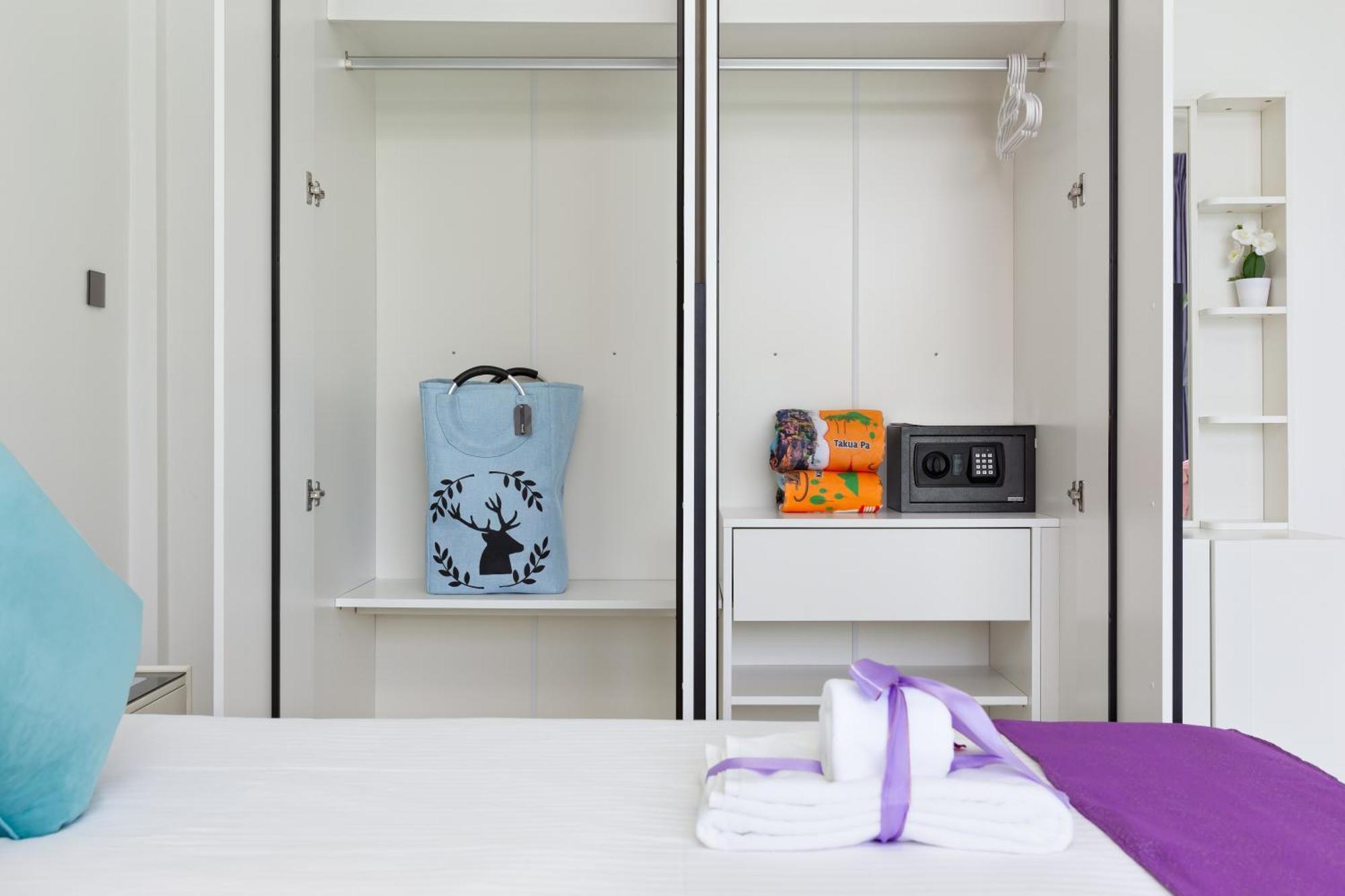 2ms Zen Luxury For Family & Friends, 4 Bdr, Private Pool, Rooftop, Kids' Playground Rawai