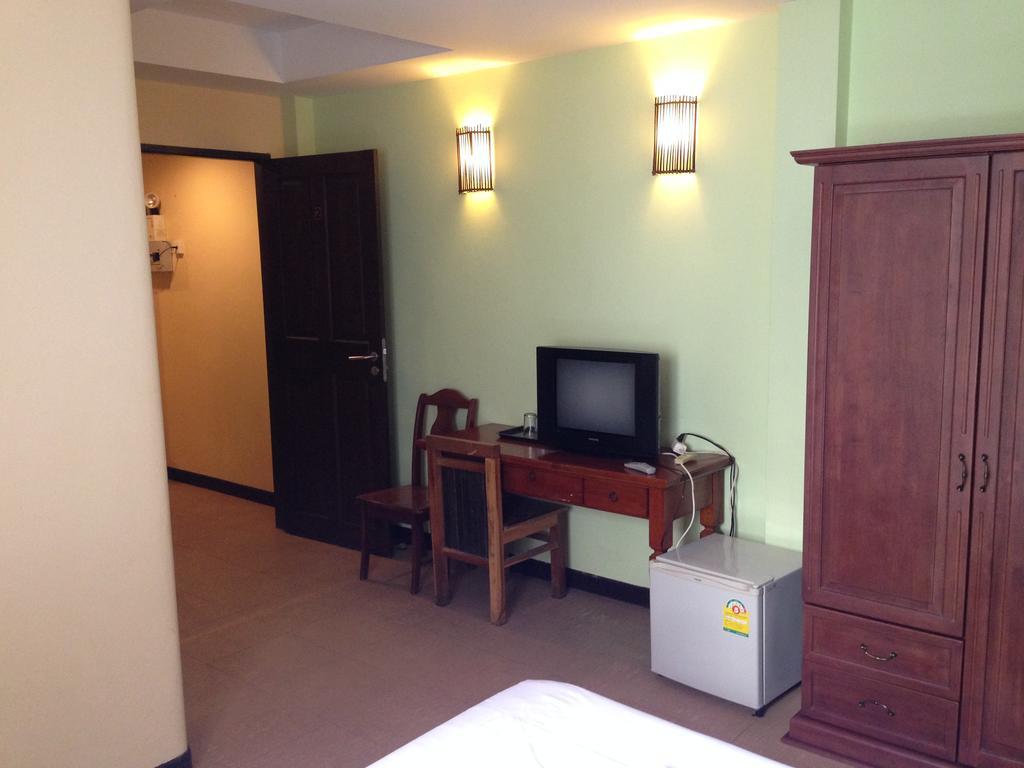 Hostel Tropicoza Patong