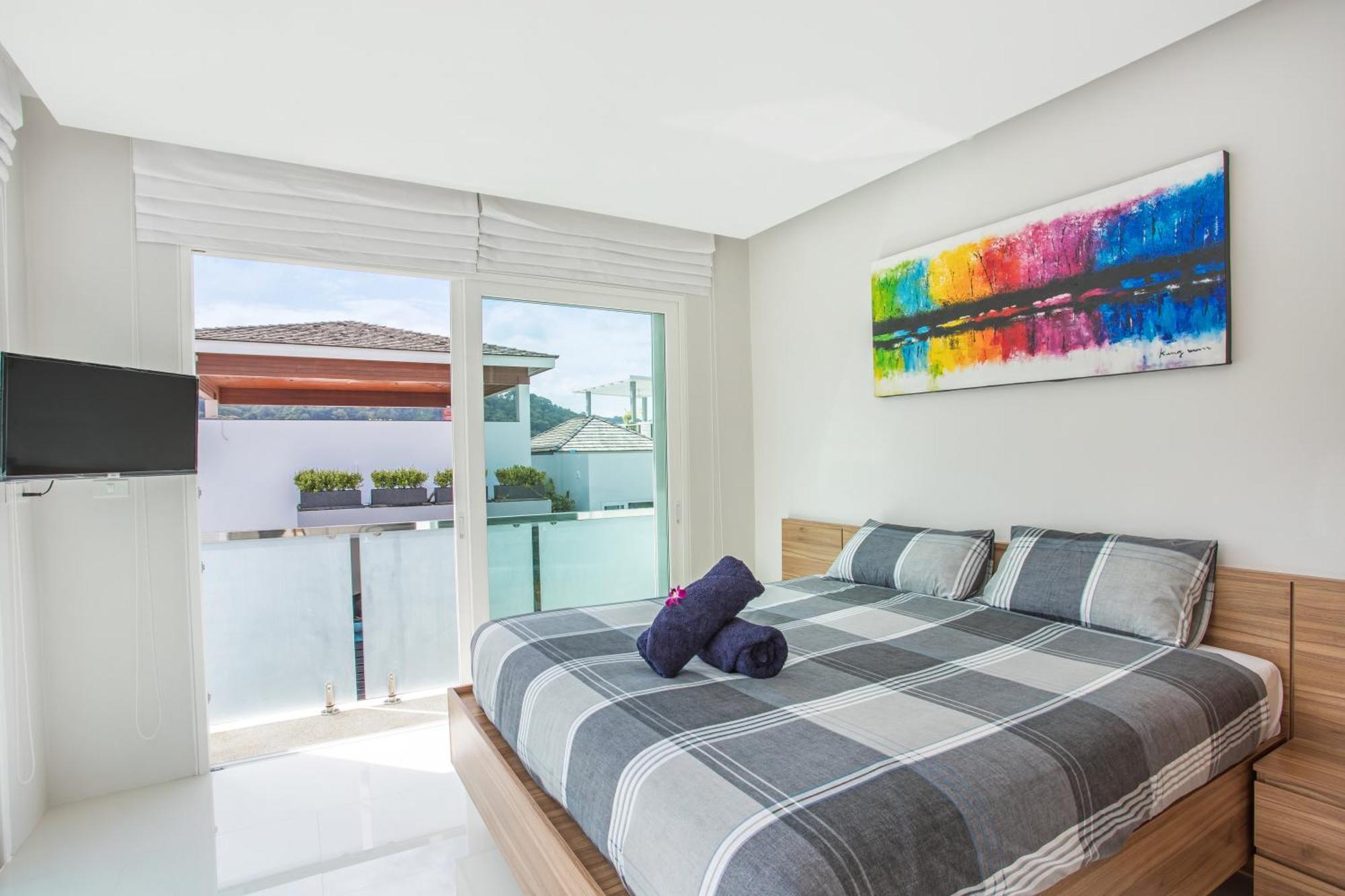 Private 4br Pool Skylight With Stunning Views Of Hills Villa