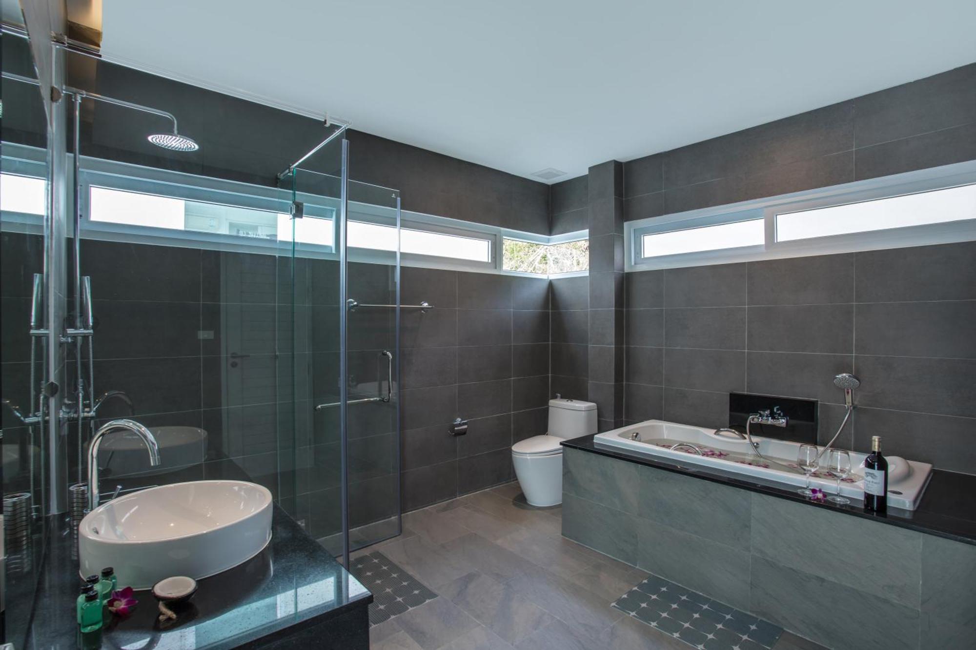 Villa Private 4br Pool Skylight With Stunning Views Of Hills