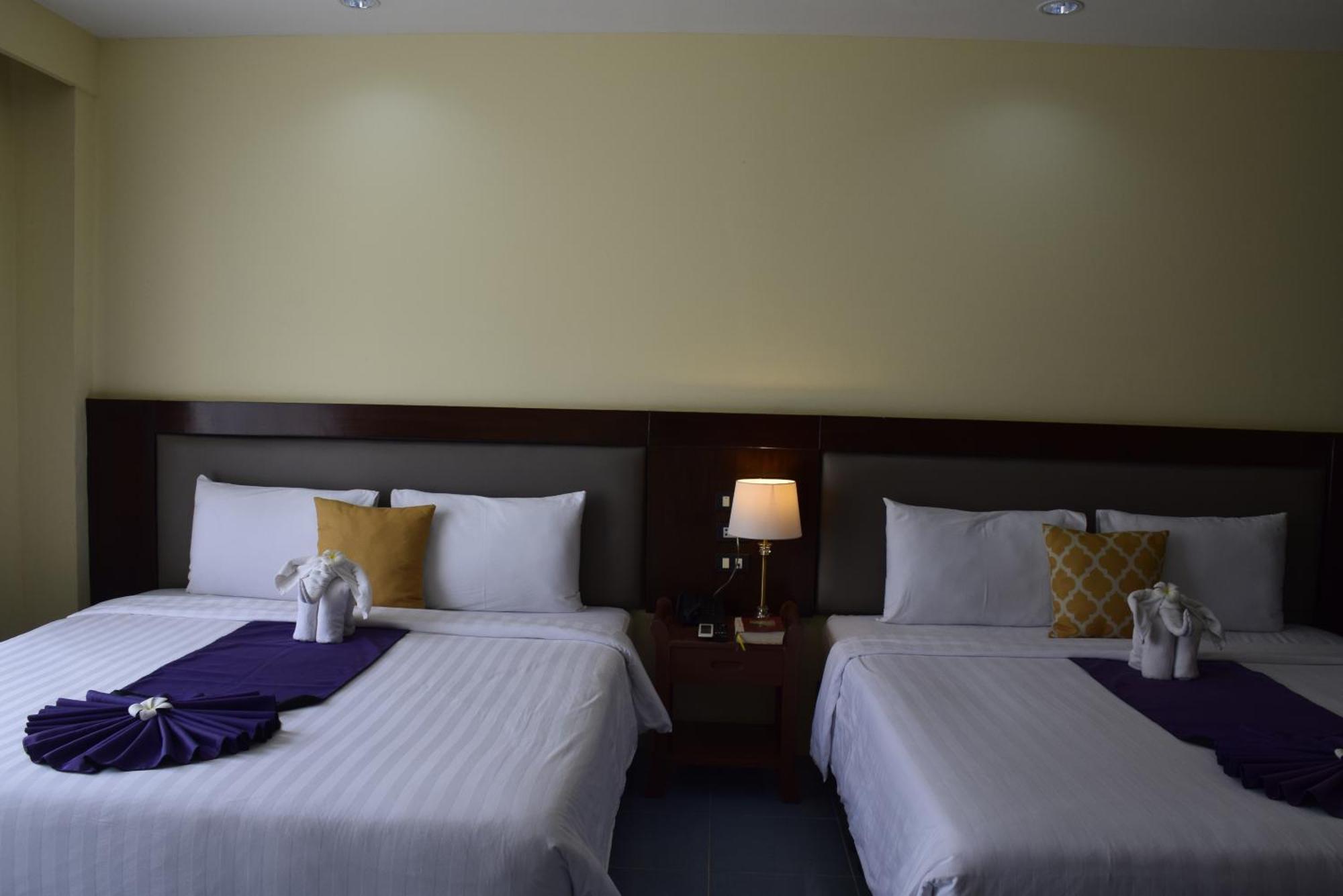Blue Grand And In Chalong Phuket By Dayuu Resort