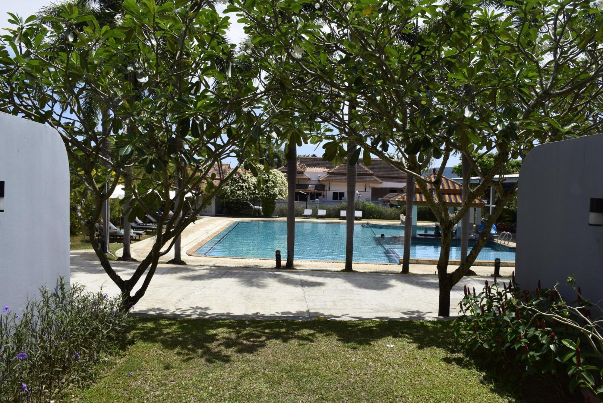 Blue Grand And In Chalong Phuket By Dayuu 5* Ban Saiyuan