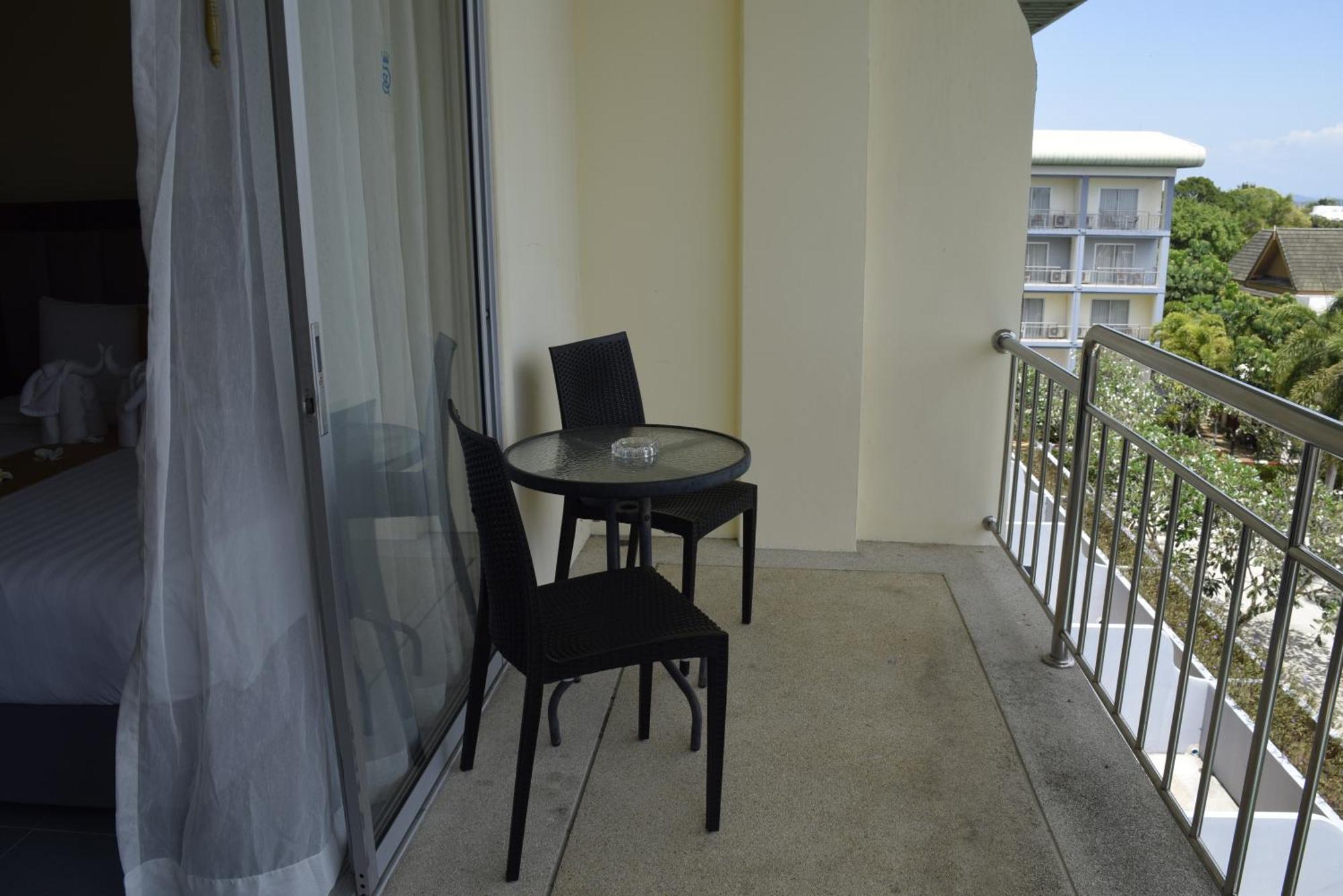 Blue Grand And In Chalong Phuket By Dayuu 5* Ban Saiyuan