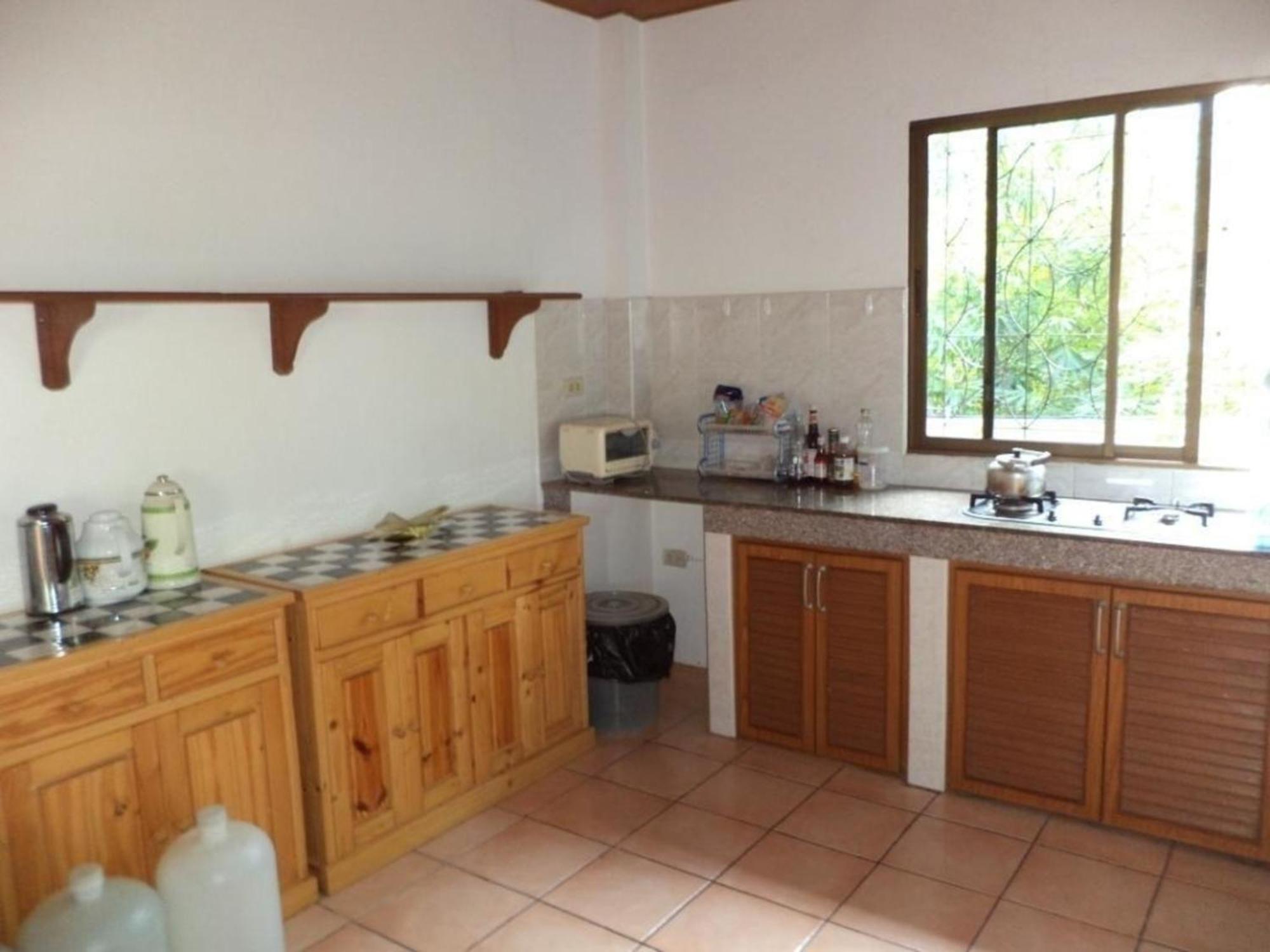 Fuer Bis Zu Drei Personen Mit Wohnraum Und Badezimmer * Phuket
