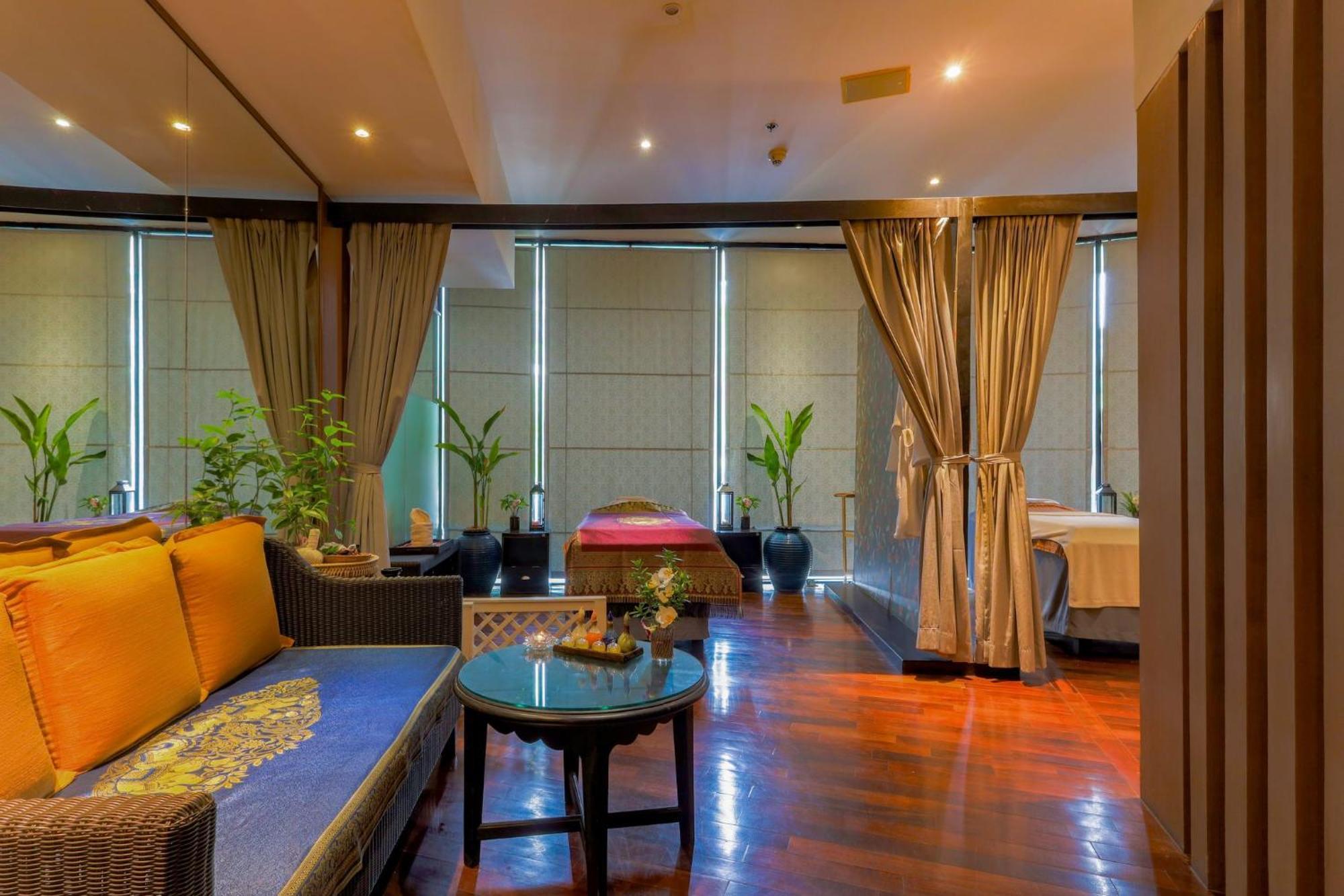 Hotel Phuket By Ihg 4*