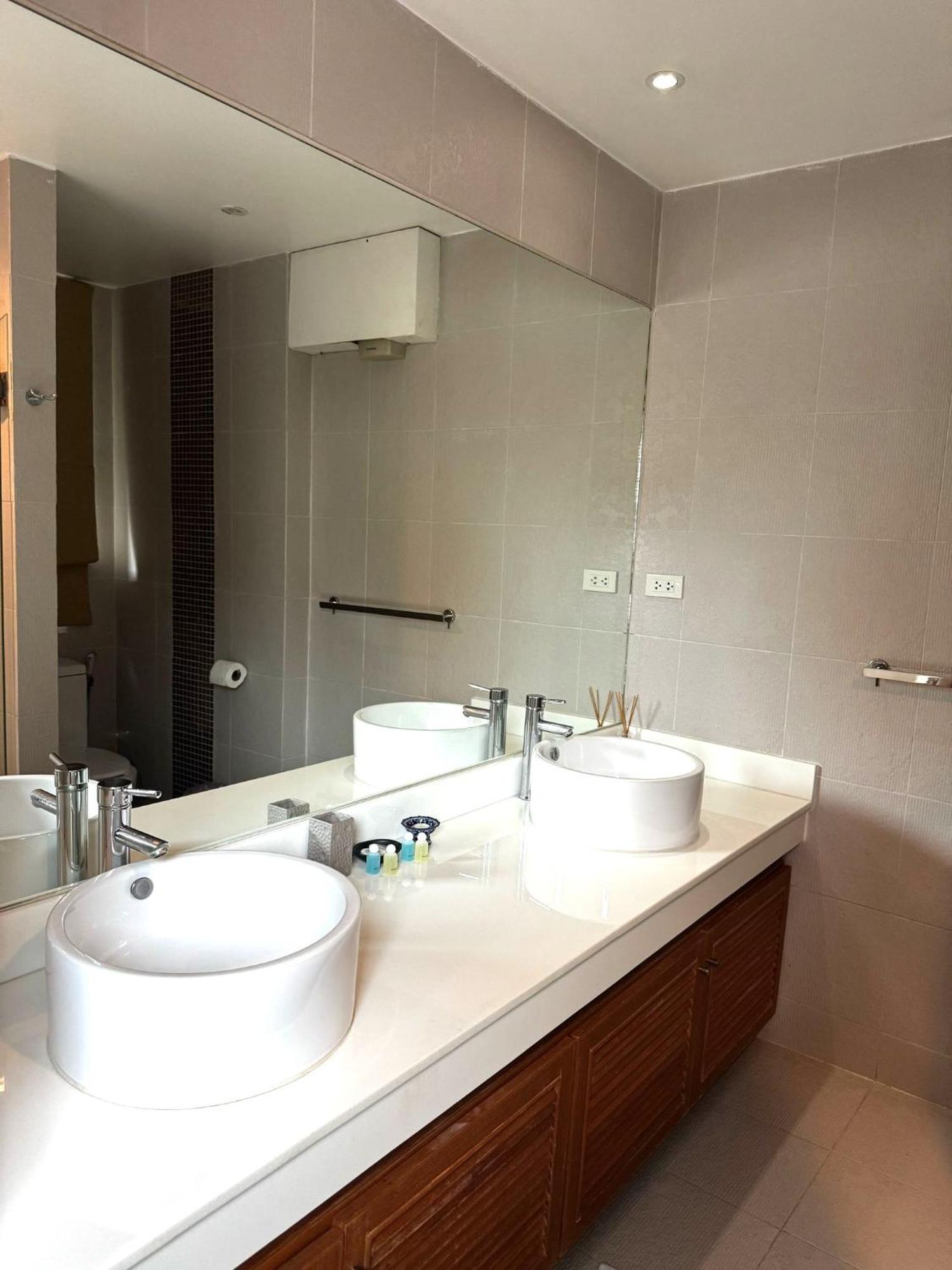 Cheloni 2 Bedrooms Vila Pantai Kamala