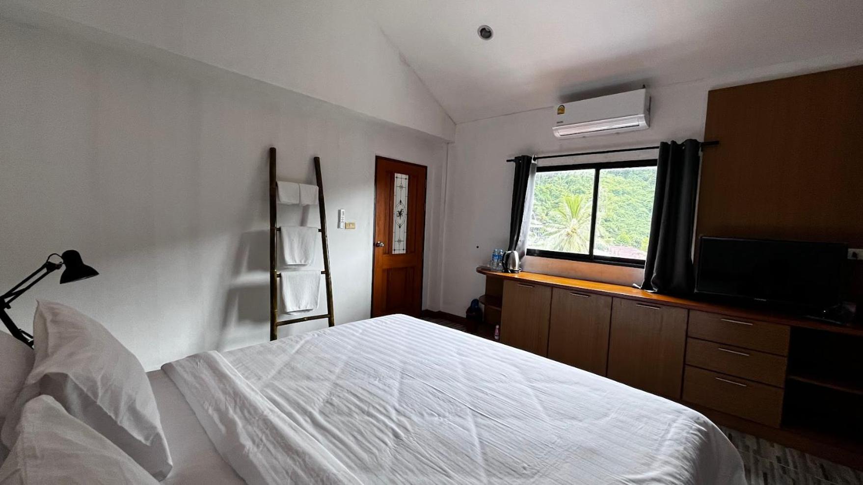 Coco Mountain View Hotel Kata Beach (Phuket)