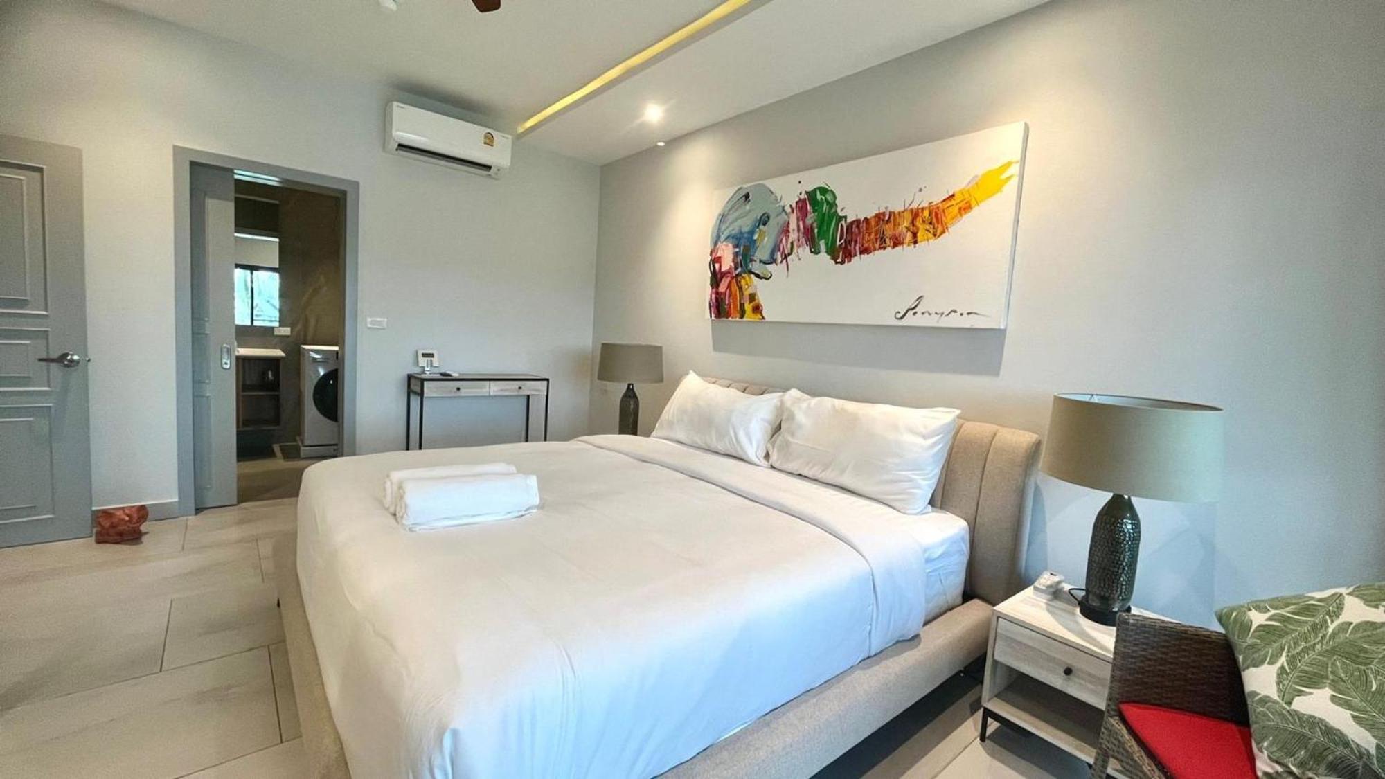 Rare Luxury Kamala Rock Cliff Pool 6 Bedrooms 8 Bathrooms Surin Beach (Phuket)