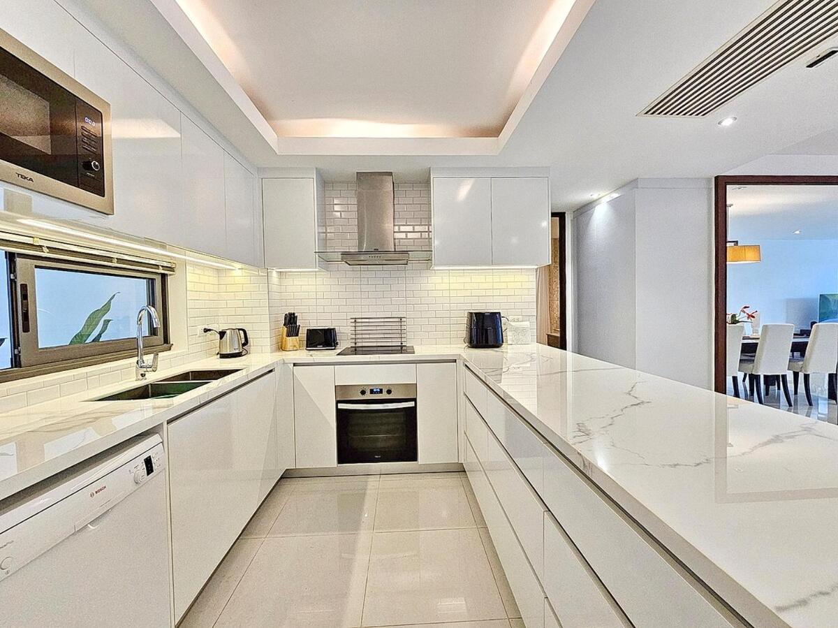 Apartment Stylish 2 Bedroom With Pool Access In Surin