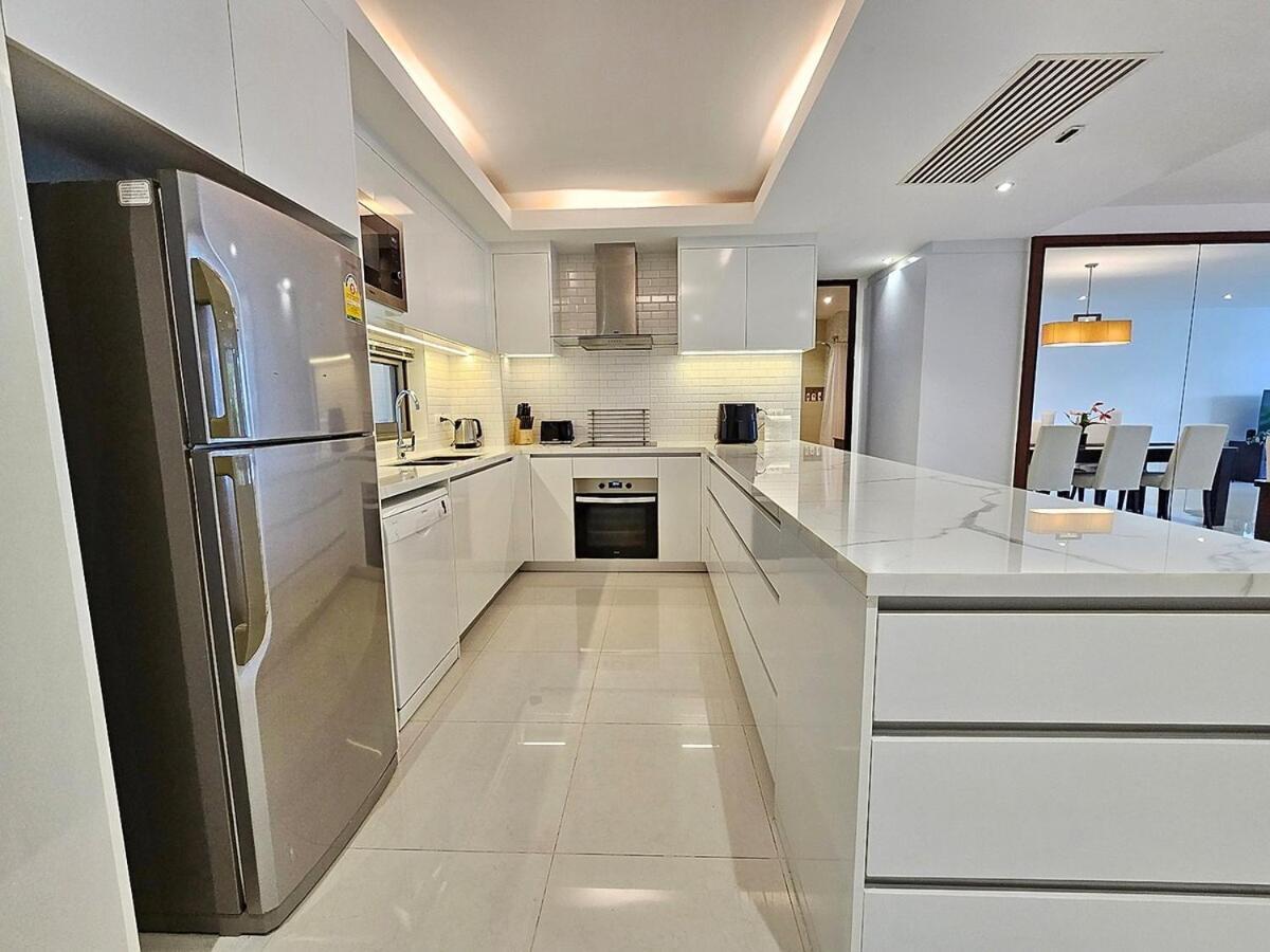 Stylish 2 Bedroom With Pool Access In Surin *
