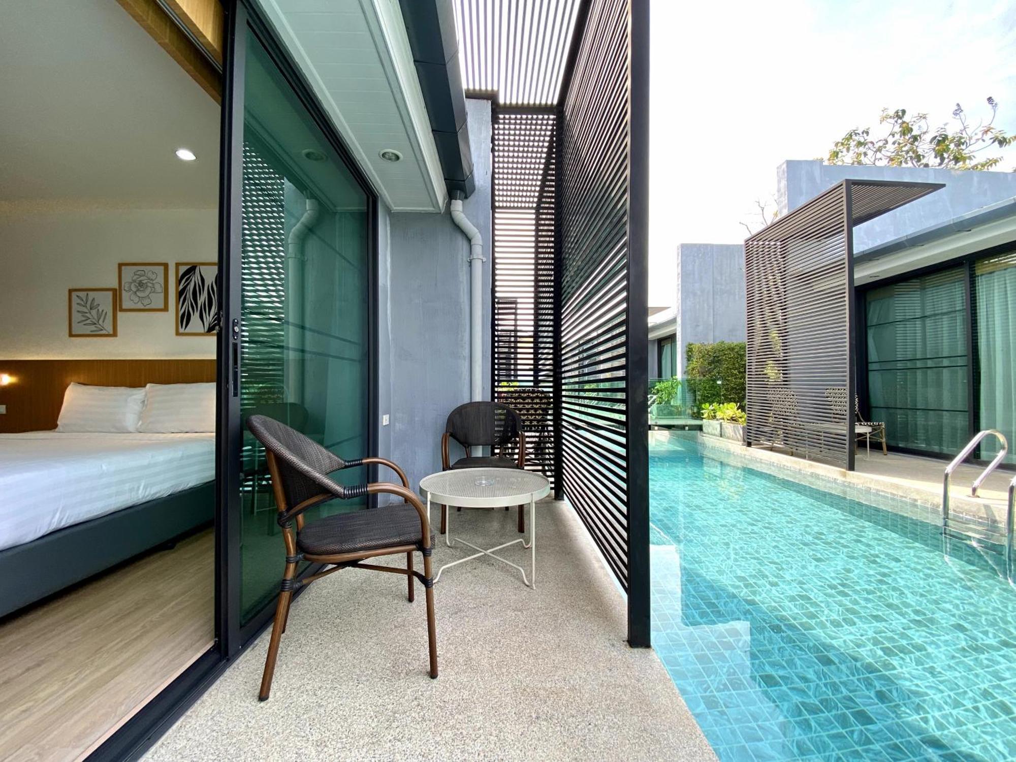 Hotel Xen Pool Access