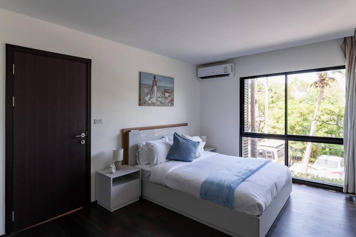 Apartment Modern At The Title By Lofty