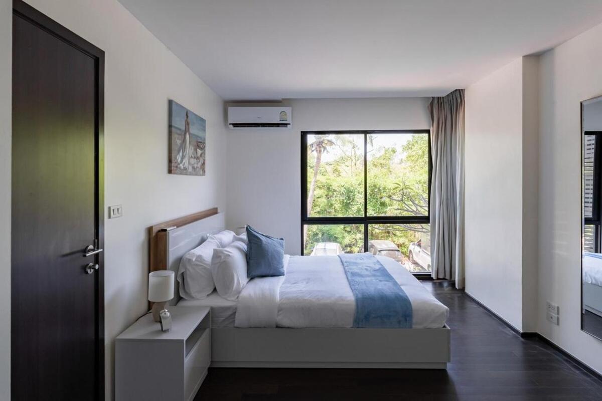 Modern At The Title By Lofty Apartment *