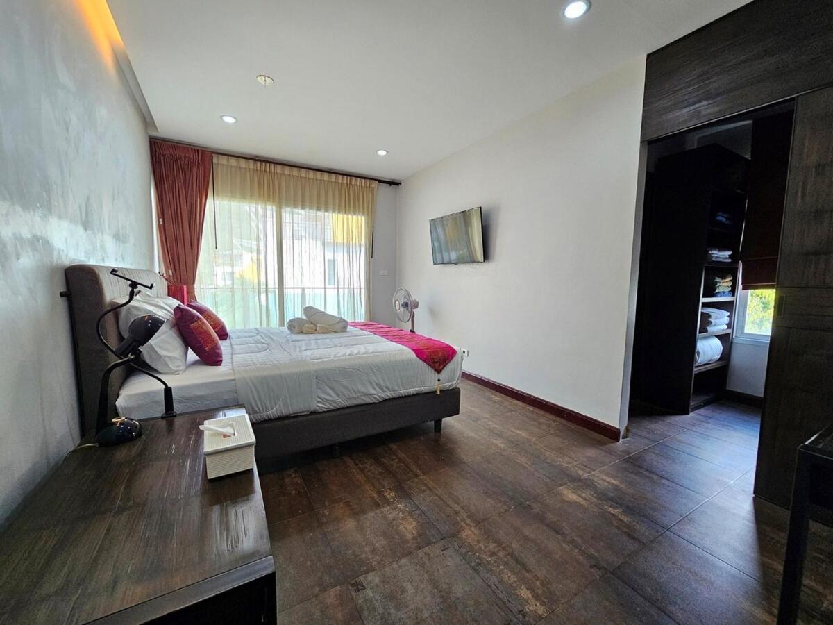 Holiday home Modern 3-bedroom Townhome In