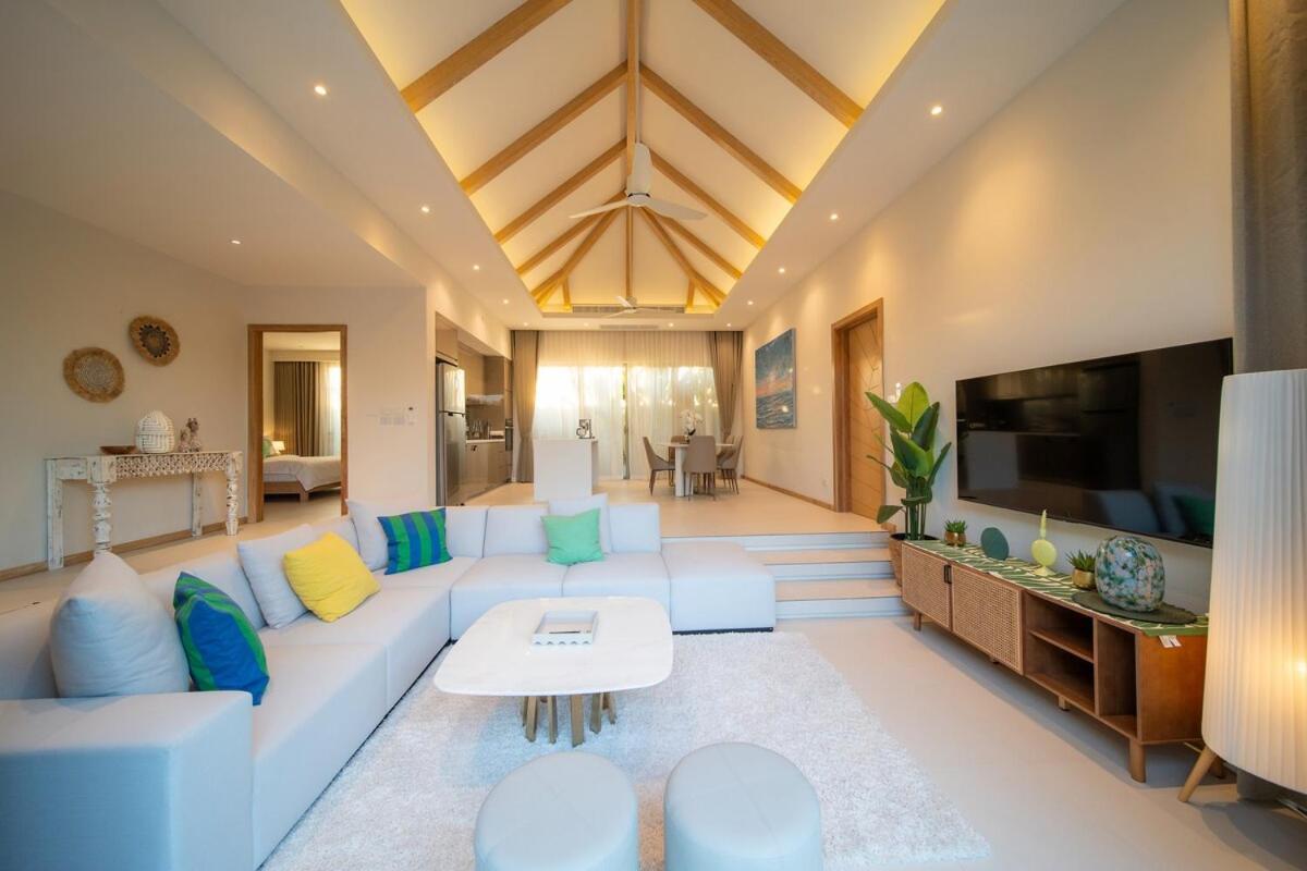 Modern 3br Pool T-breeze