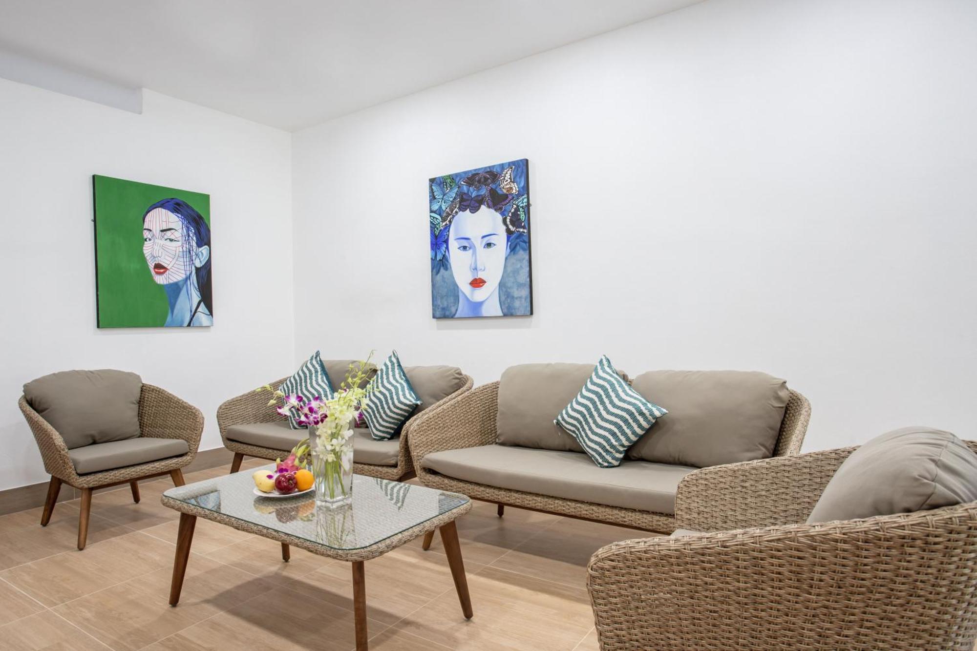 Spacious Family 5br Nikkie 3, Big Garden & Pool * Nai Harn