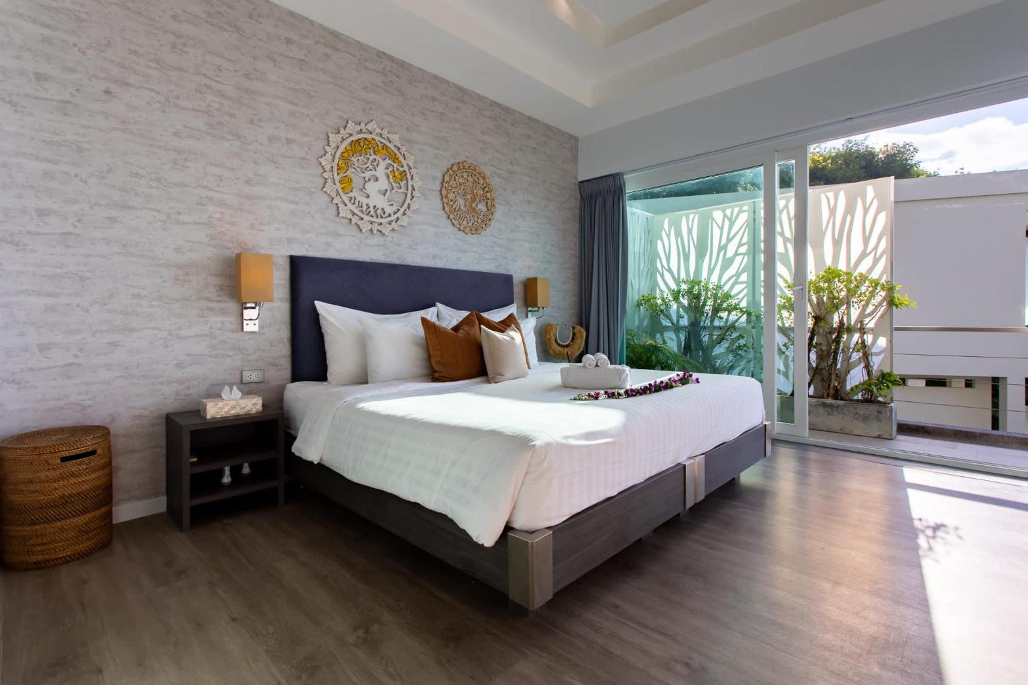 Villa Seaview 10 Bedroom Bangtao Area