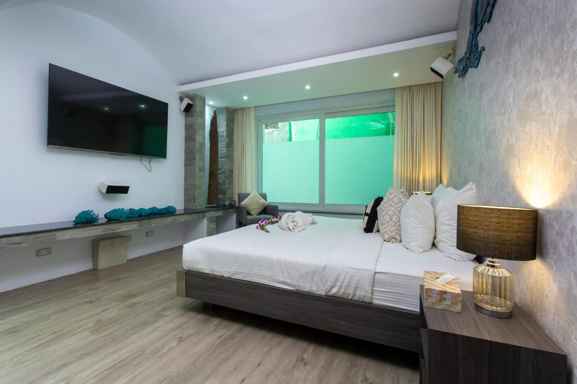 Seaview 10 Bedroom Bangtao Area *