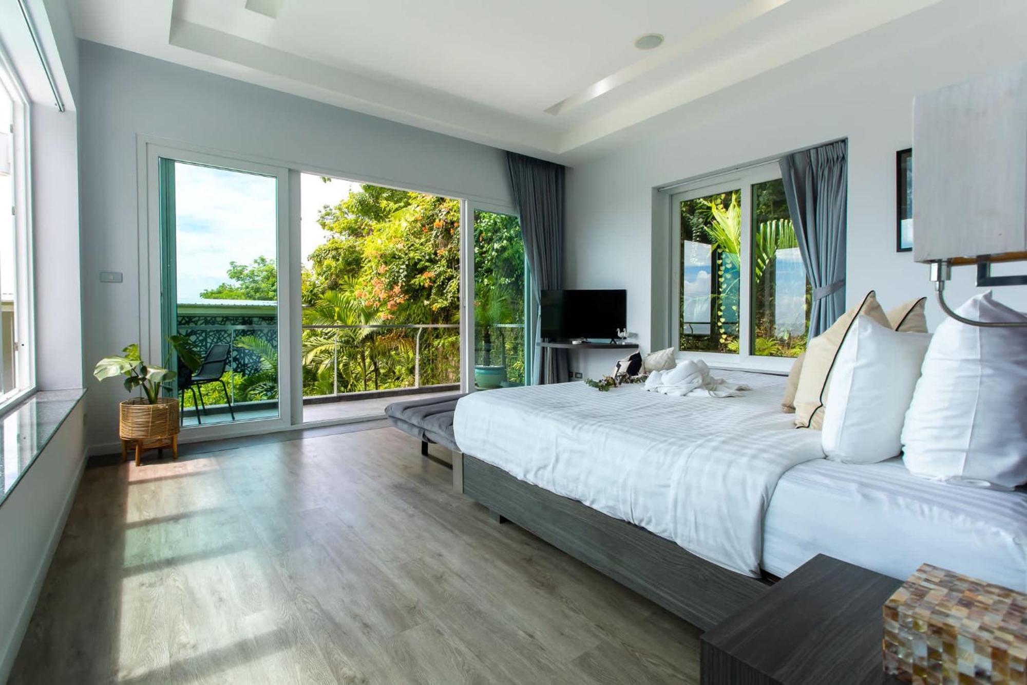 Seaview 10 Bedroom Bangtao Area Villa *