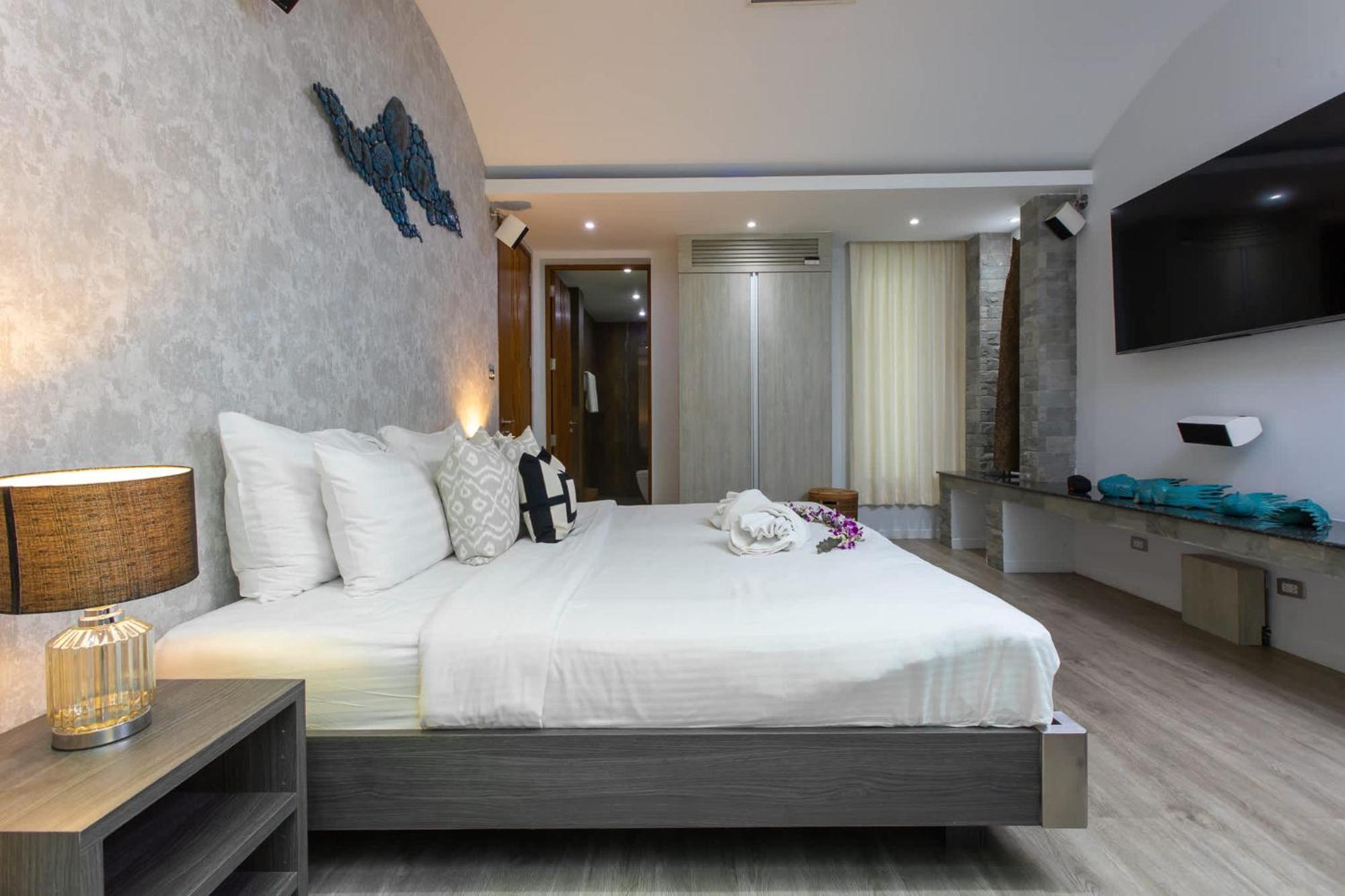 Seaview 10 Bedroom Bangtao Area Phuket