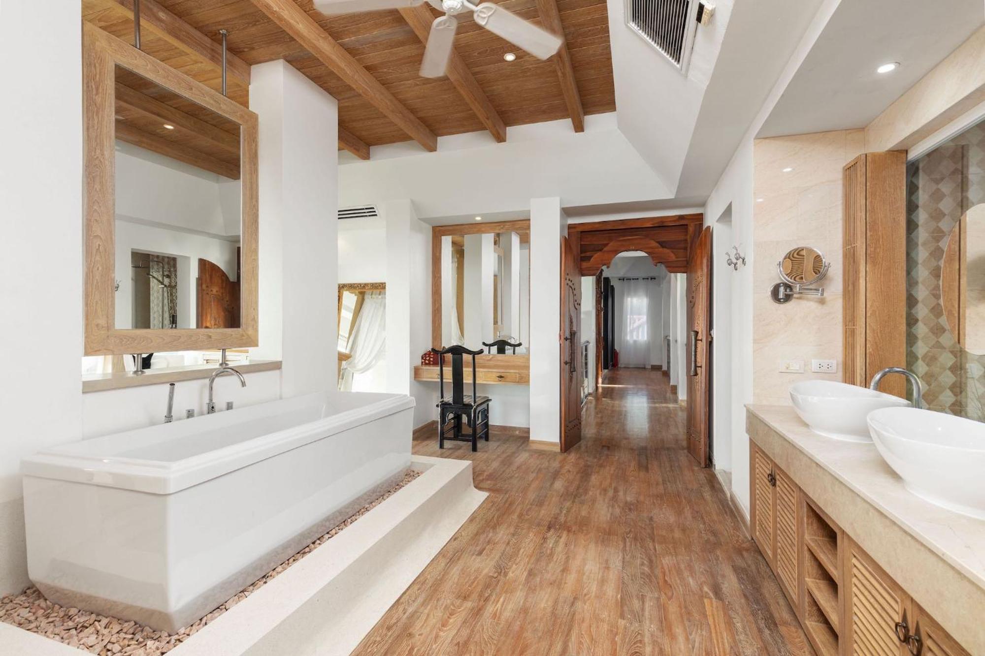 Villa Spectacular Ocean Views 8br Pool Sawan In Patong! Relax & Play - Billiard, Table Football, Gym & Sauna! *