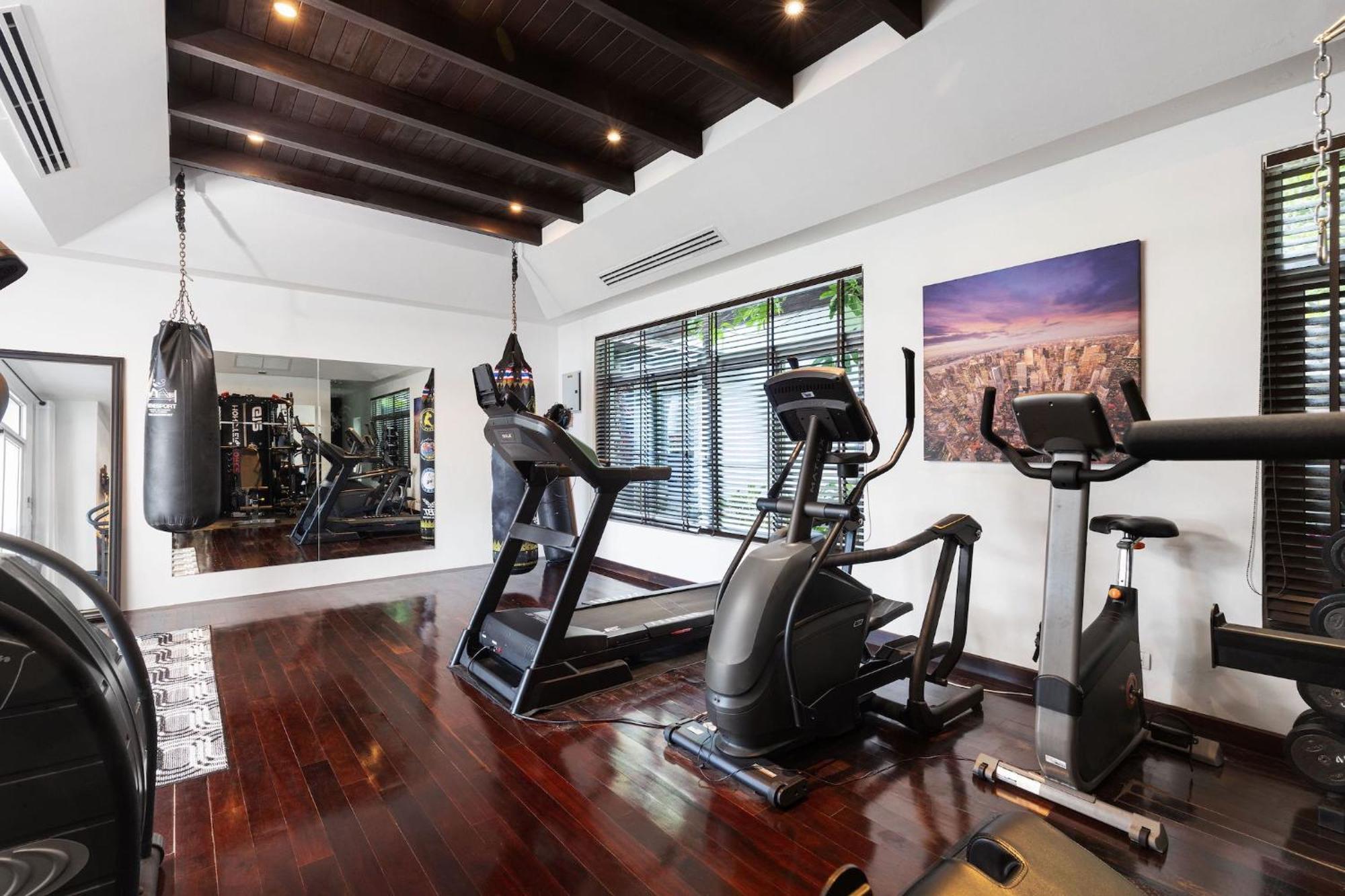 Spectacular Ocean Views 8br Pool Sawan In Patong! Relax & Play - Billiard, Table Football, Gym & Sauna! Patong