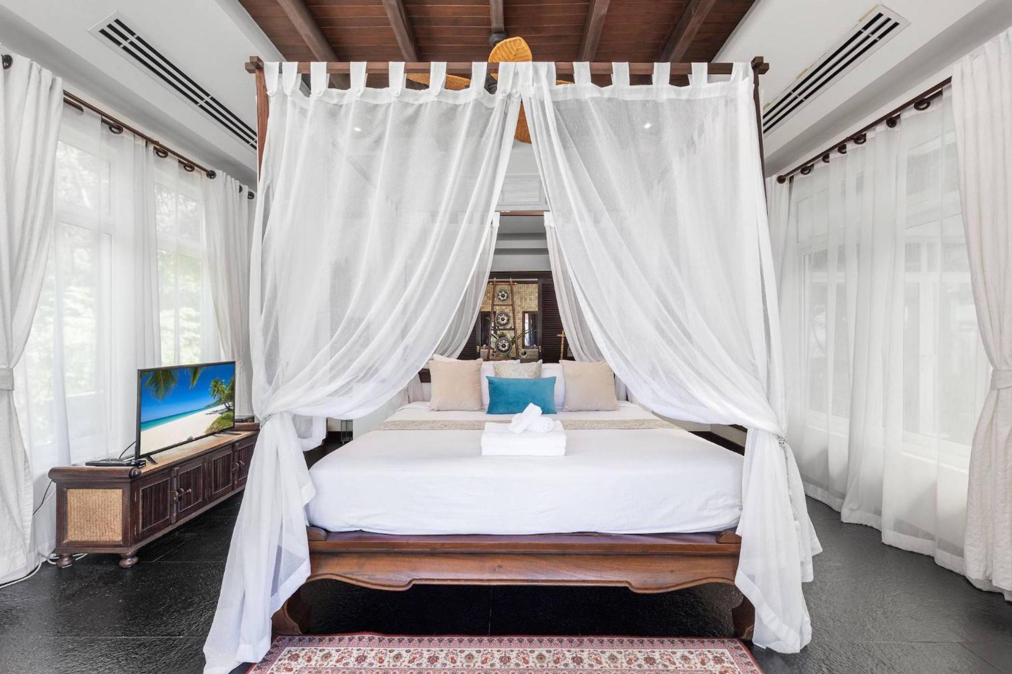 Spectacular Ocean Views 8br Pool Sawan In Patong! Relax & Play - Billiard, Table Football, Gym & Sauna! Villa