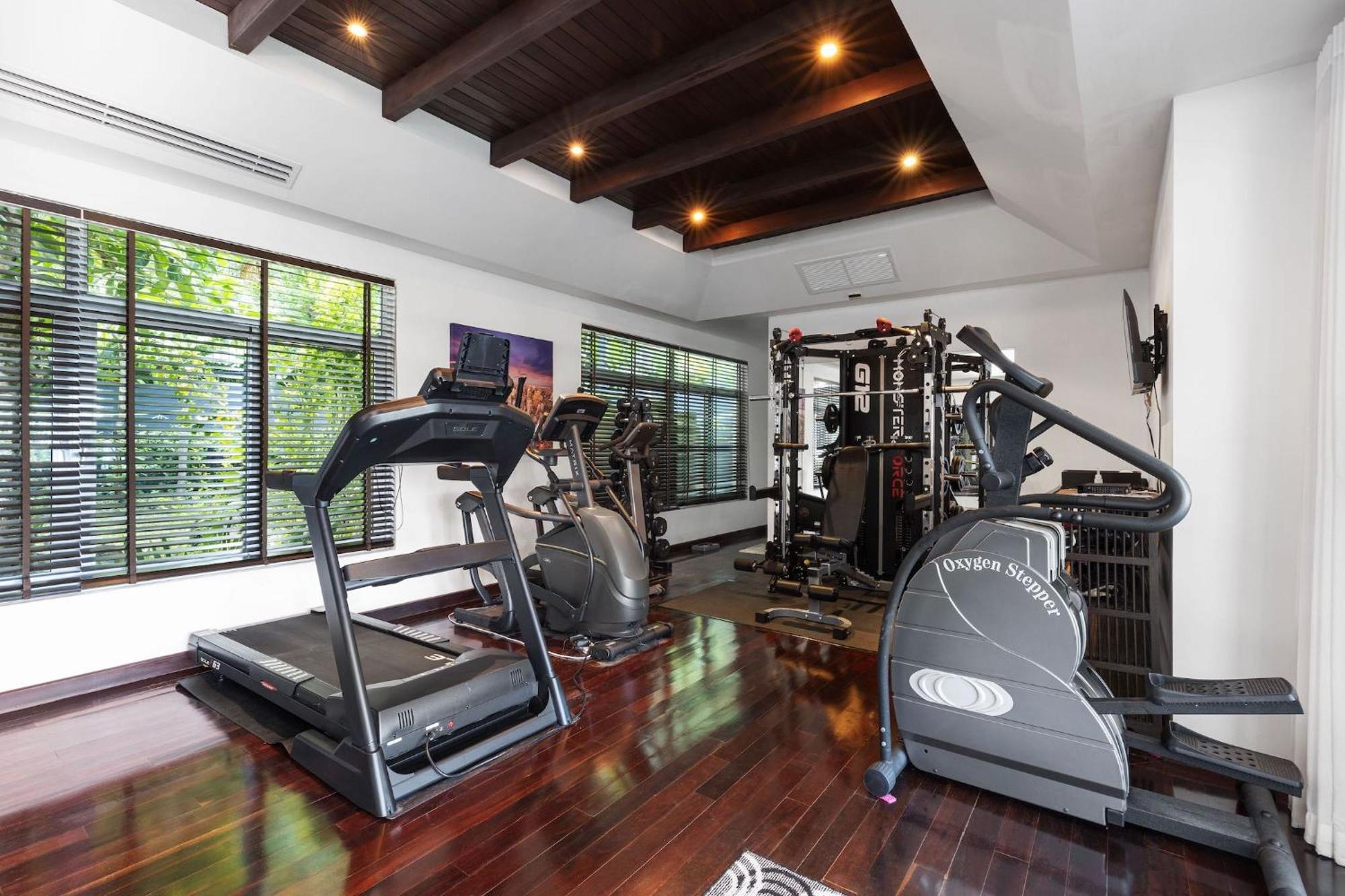 Spectacular Ocean Views 8br Pool Sawan In Patong! Relax & Play - Billiard, Table Football, Gym & Sauna! Villa