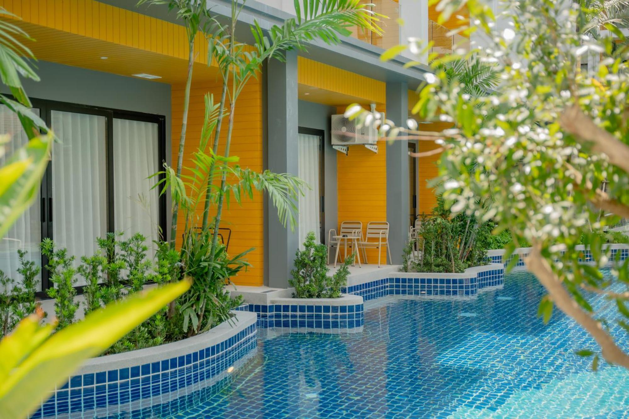Hotel Wyndham Garden Phuket Nai Thon Beach