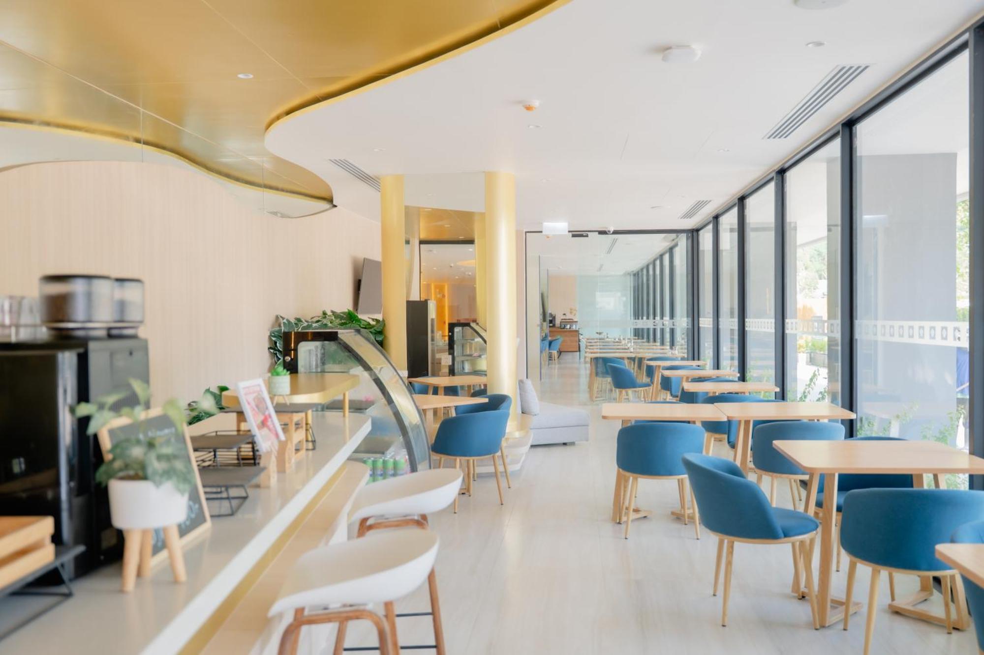 Hotel Wyndham Garden Phuket Nai Thon Beach