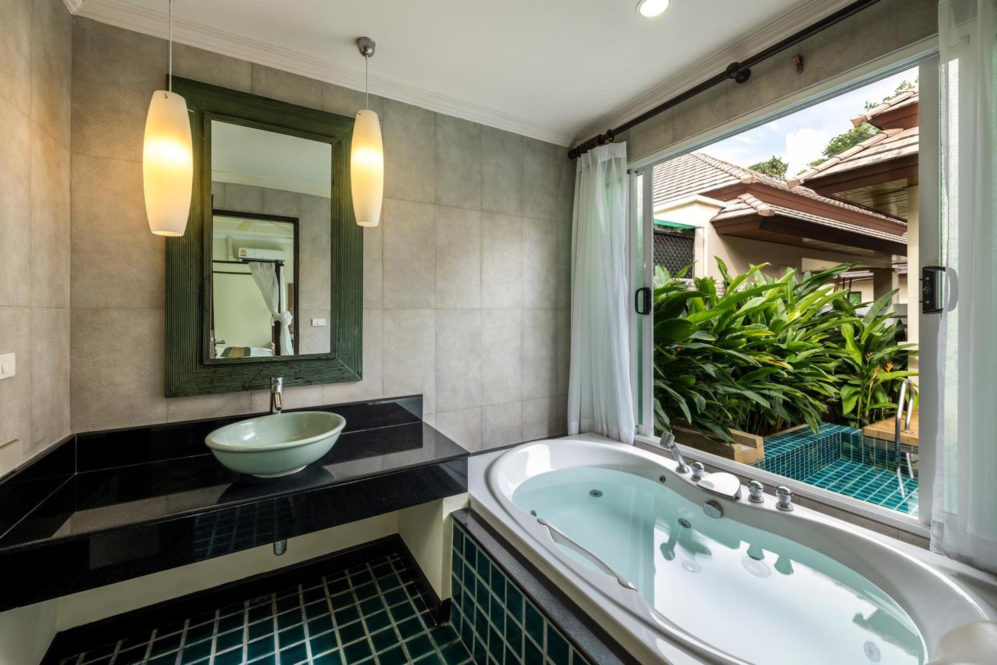 Villa Prima Karon Ban Karon