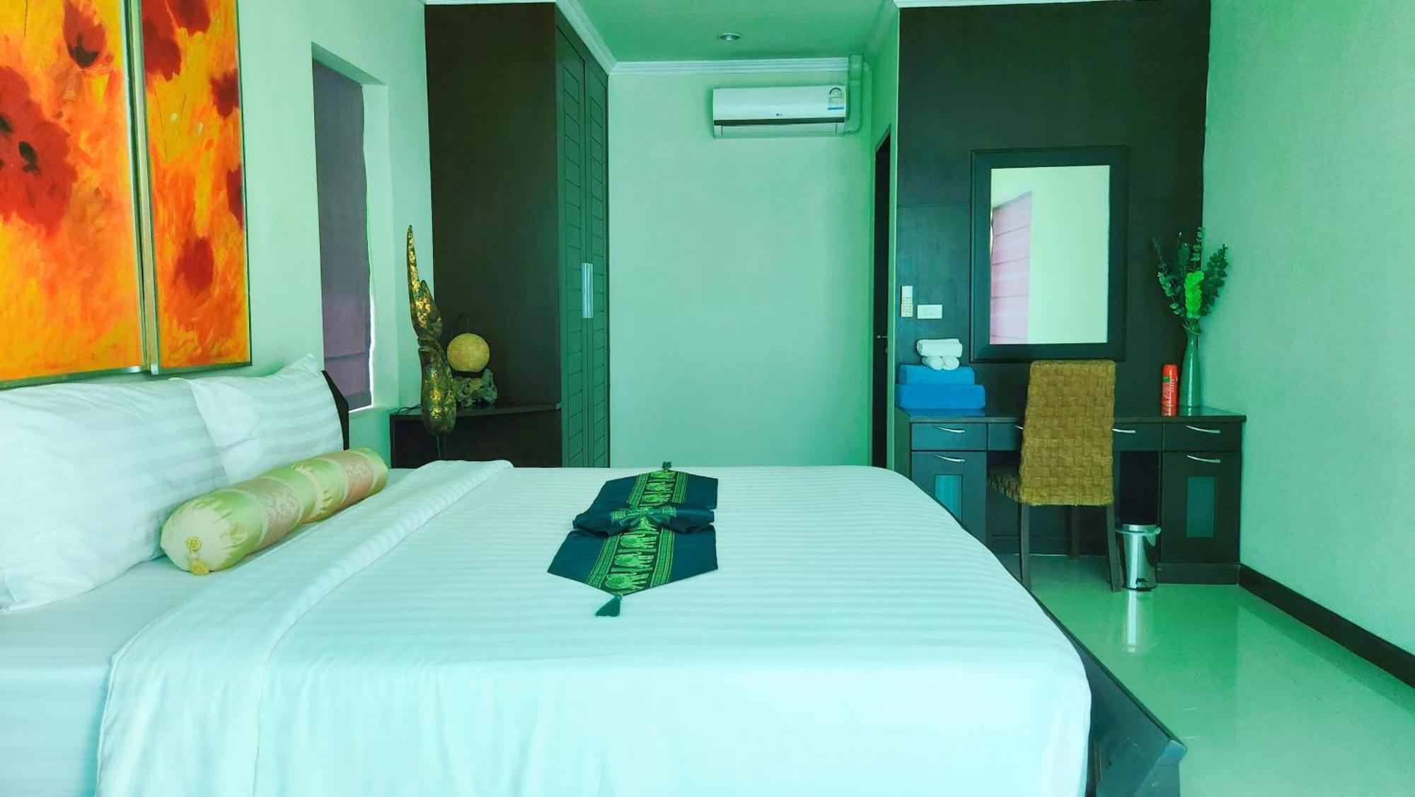 Villa Prima Karon Ban Karon