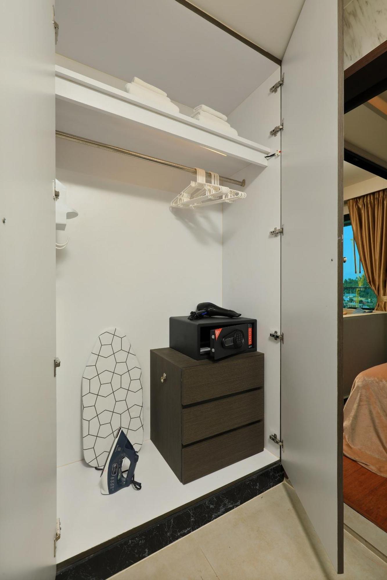1bdr Seaview Near Surin Apartment