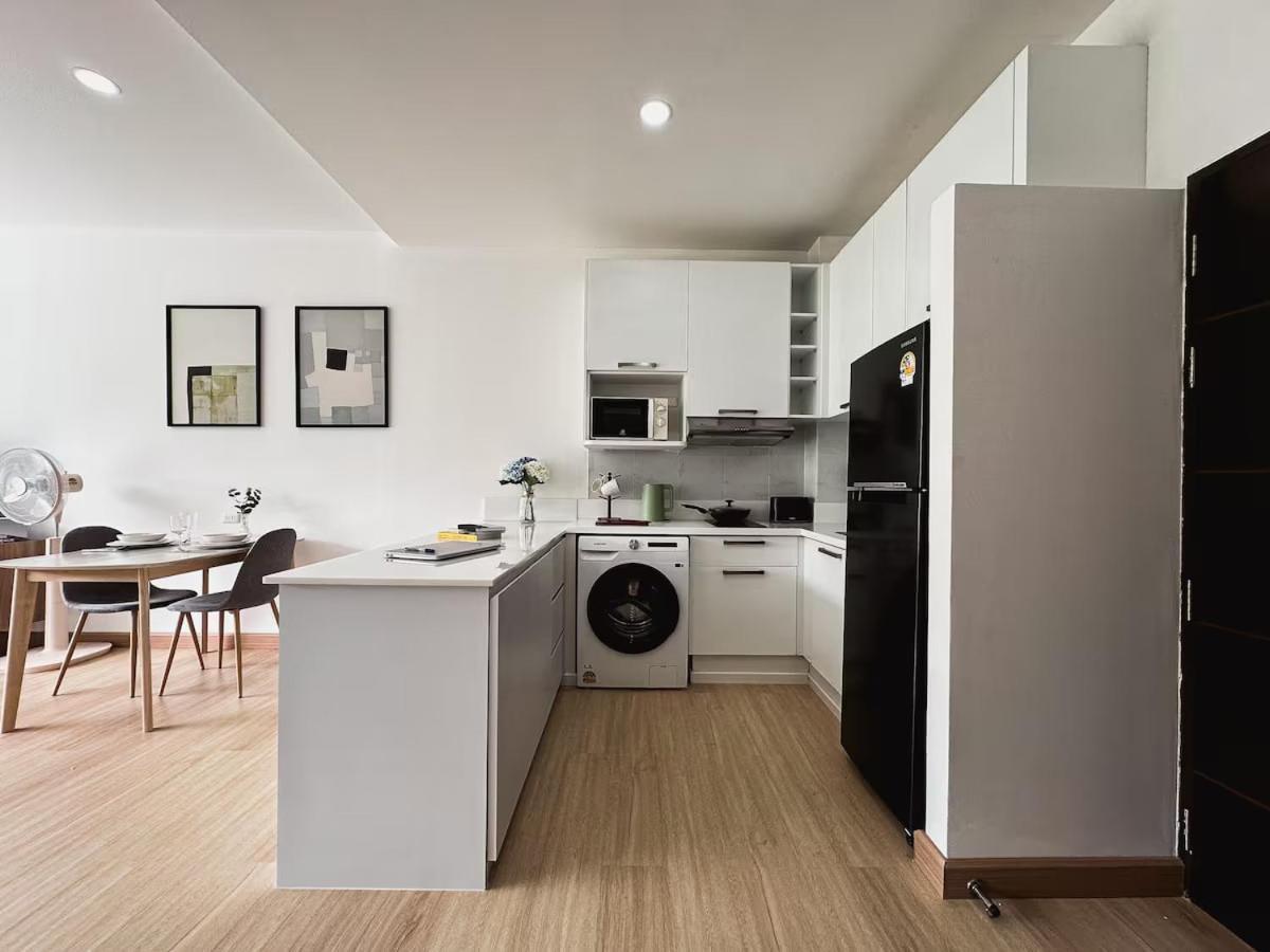 Apartment Beautiful With Modern Renovation On *